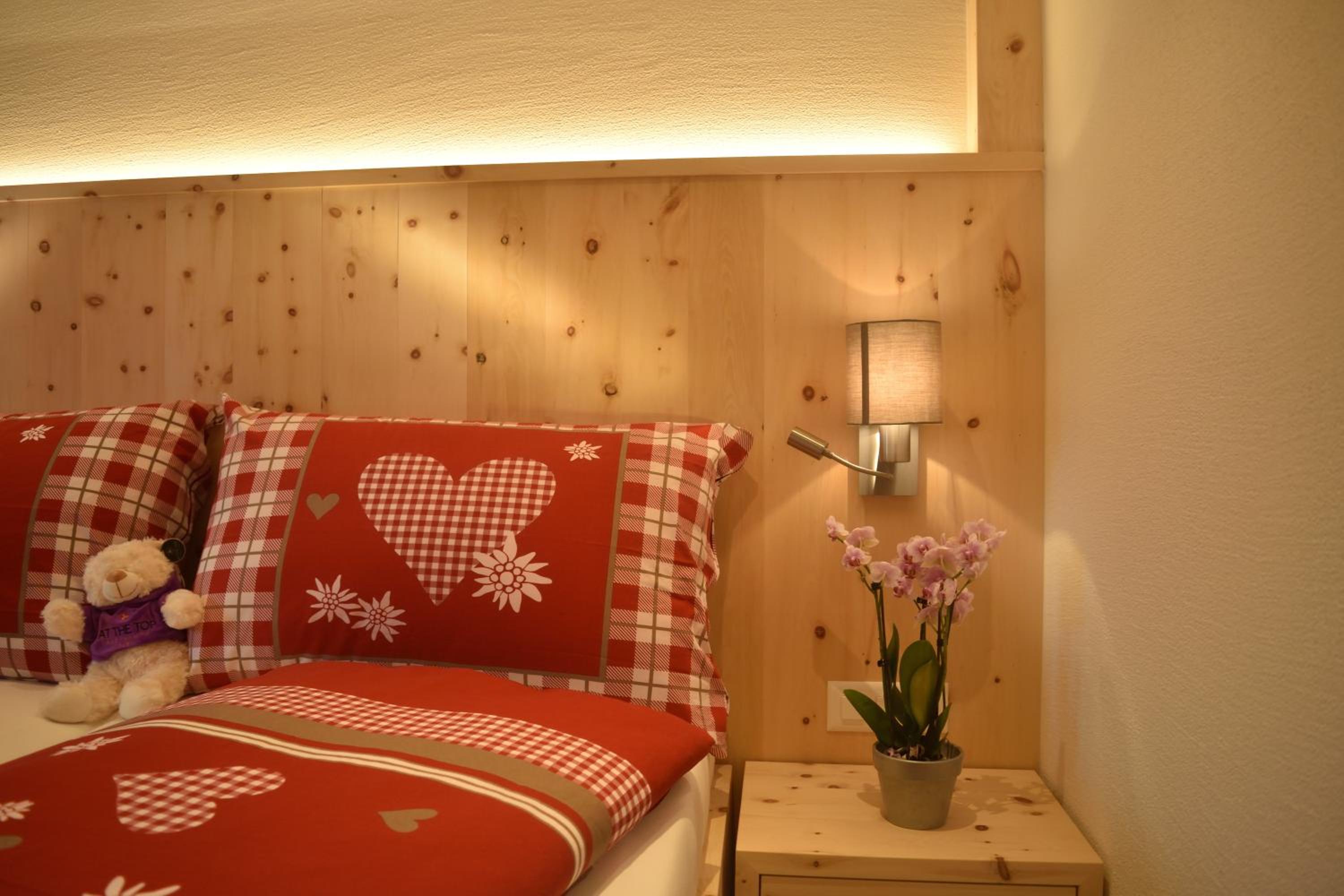 Double Room with Mountain View - Photo 4
