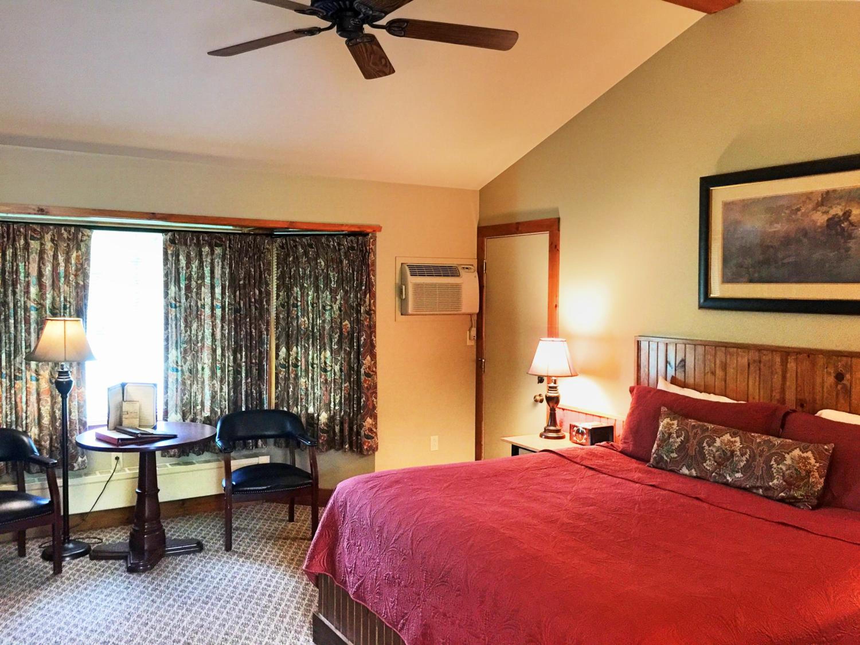 Deluxe King Room photo 2