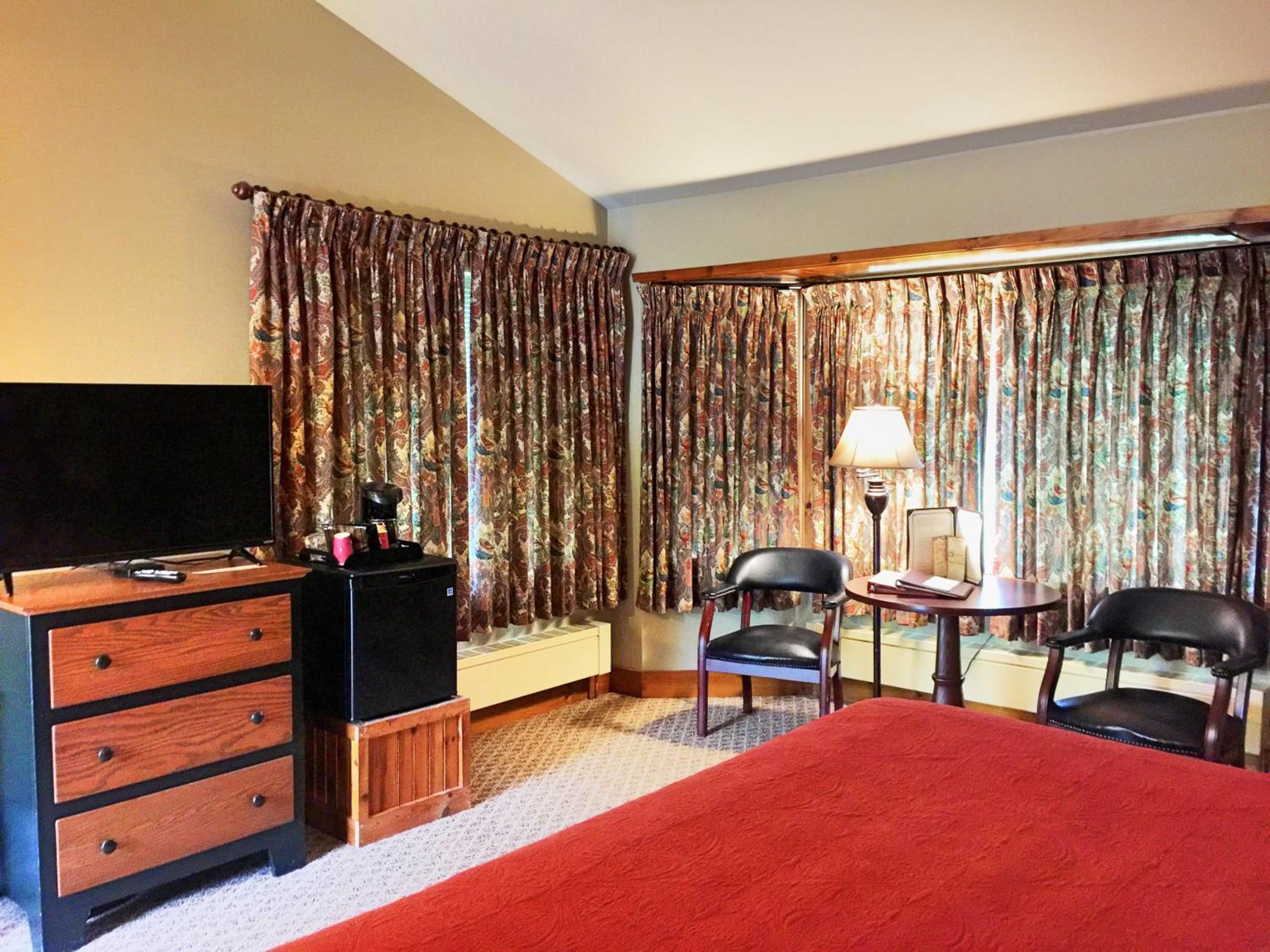 Deluxe King Room photo 3