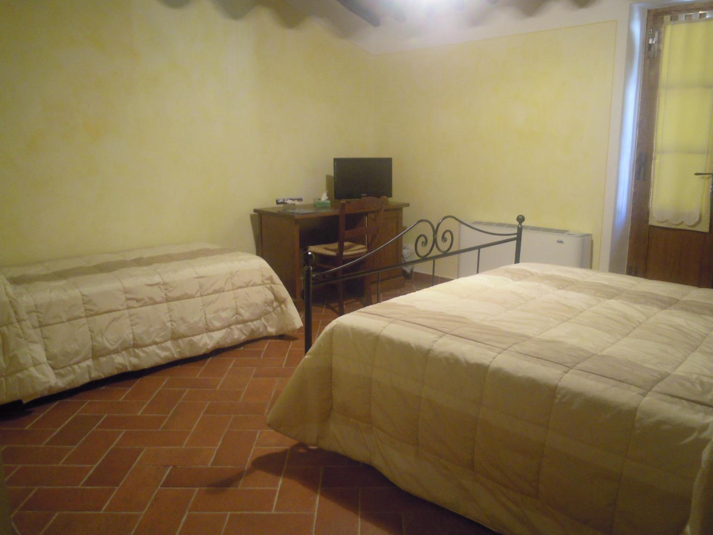 Triple Room - Photo 2