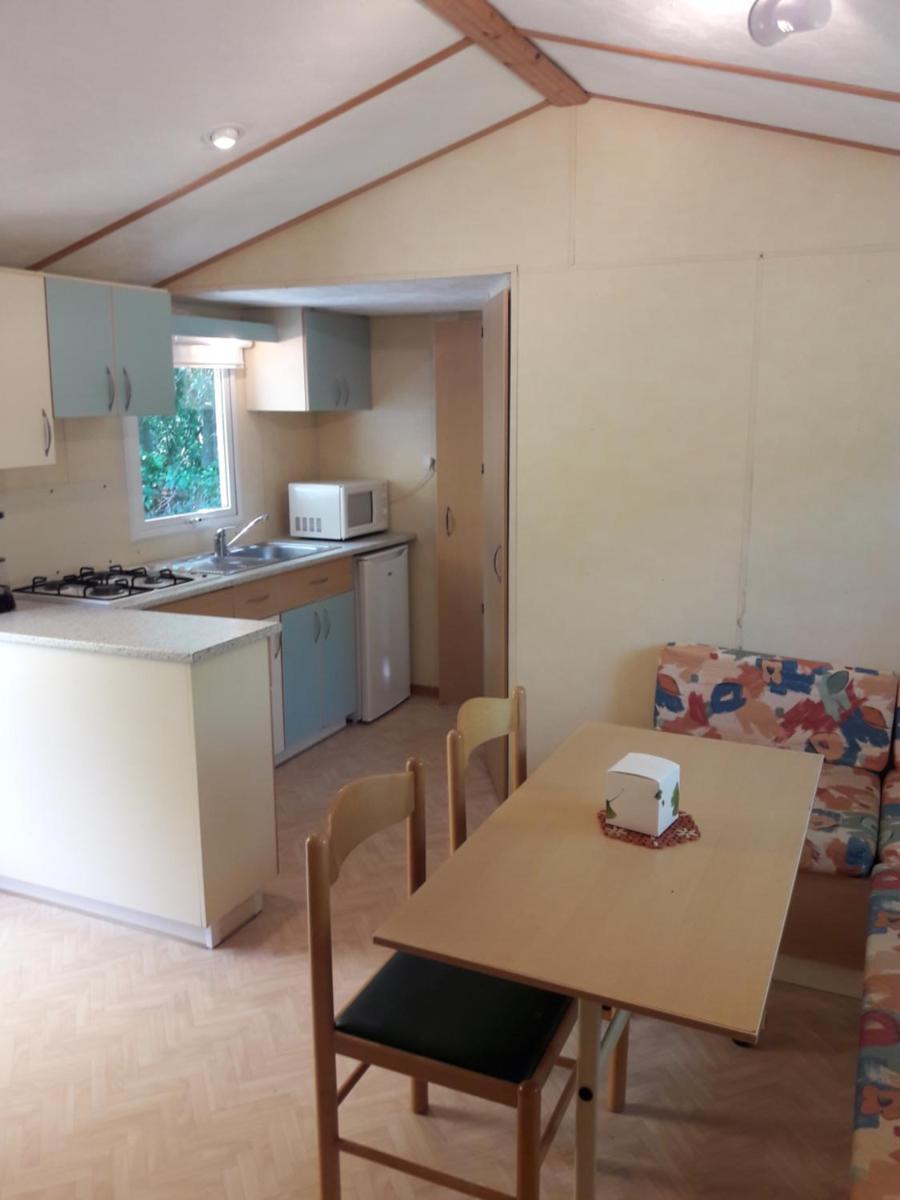 Mobile Home - Photo 5