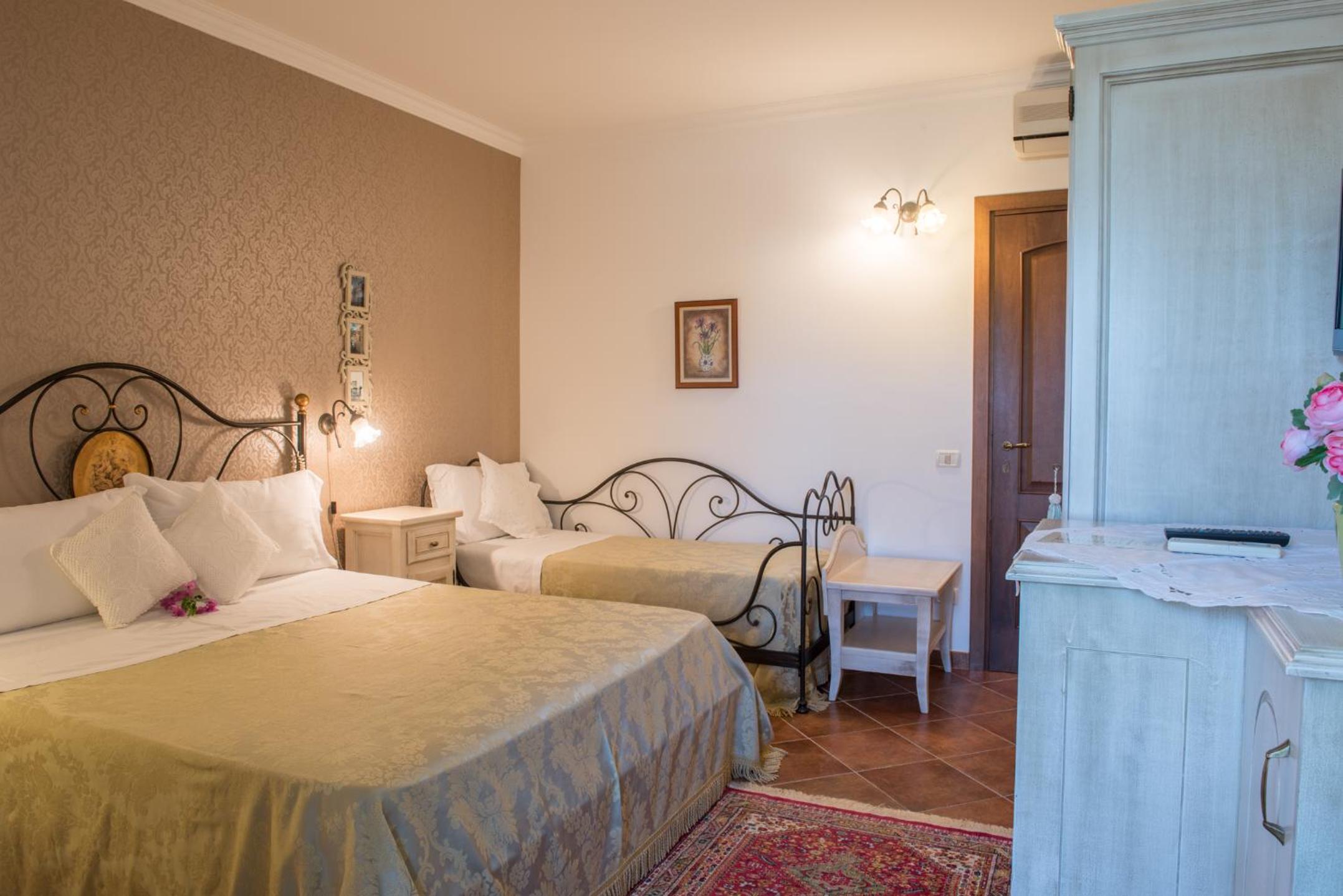 One-Bedroom Apartment (2 Adults + 1 Child) photo 2