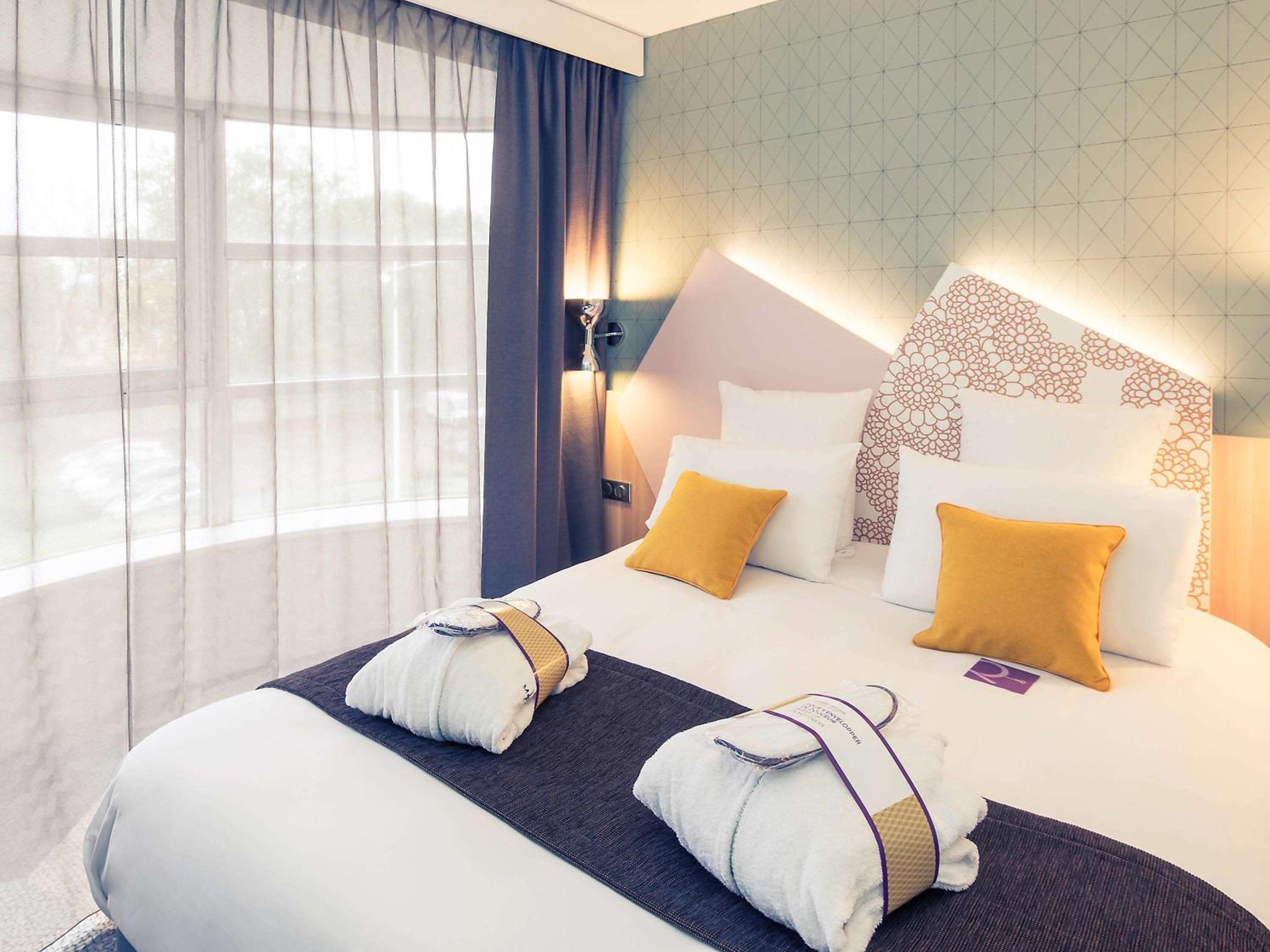 Standard One Double Bed - Photo 9