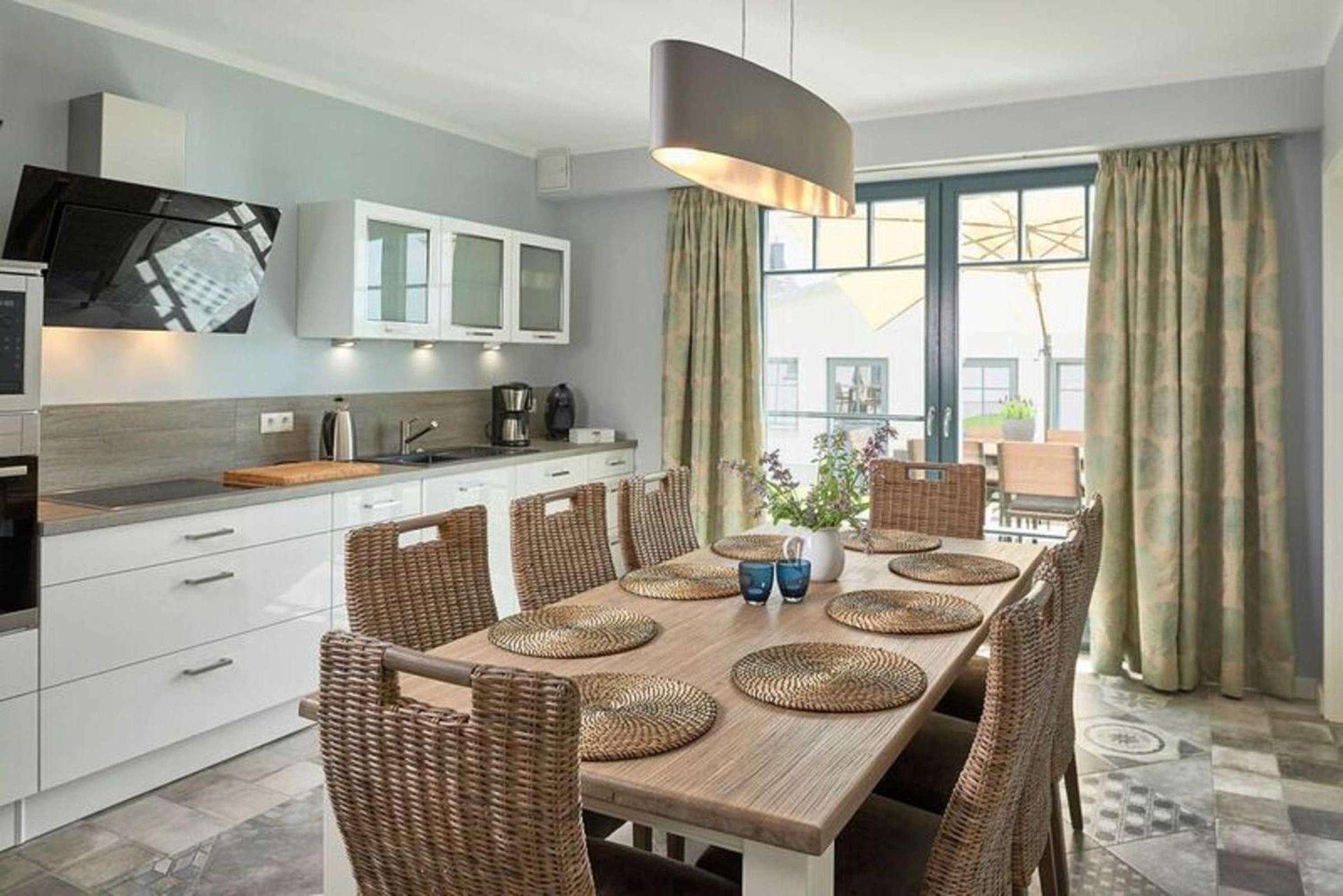 Three-Bedroom Villa photo 2