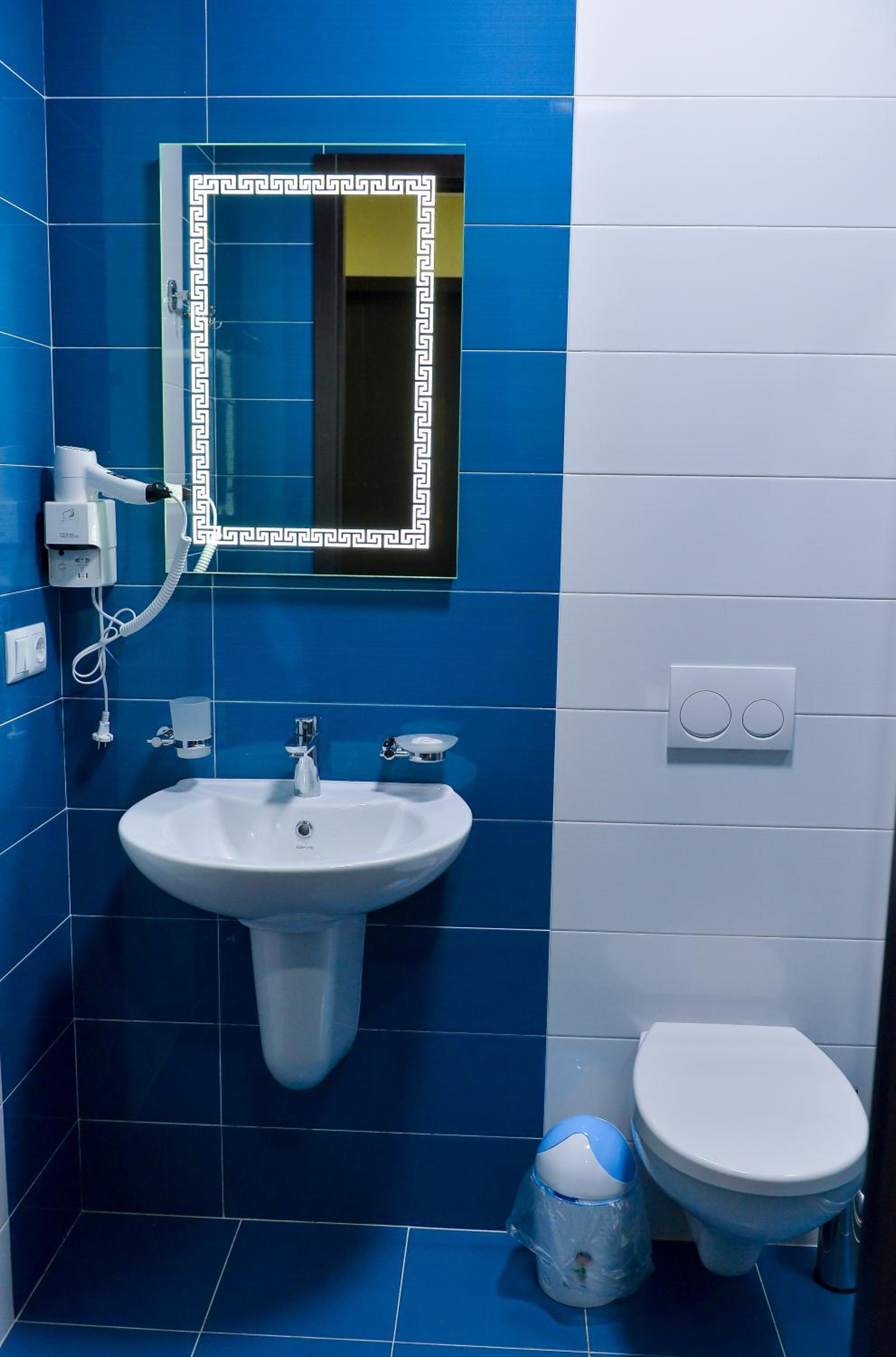 Double Room with Private Bathroom photo 3
