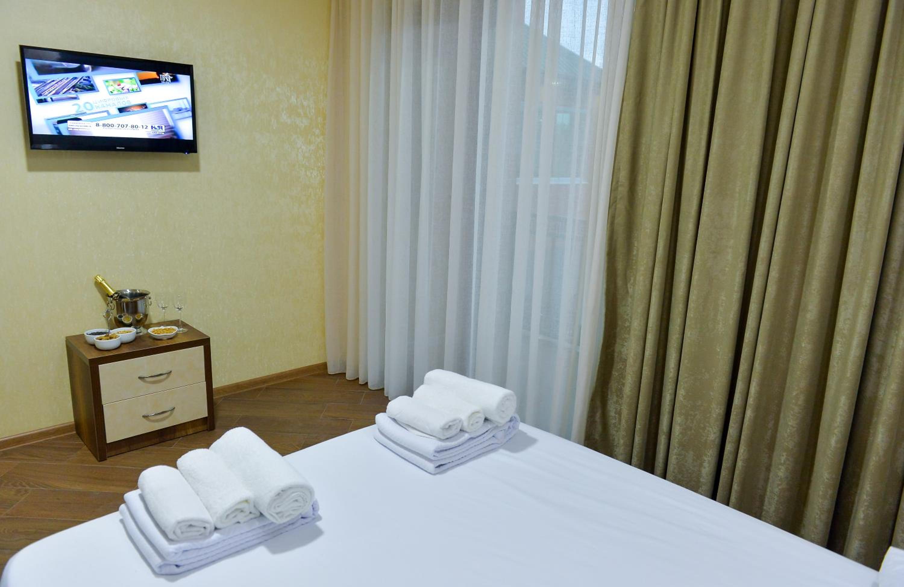 Double Room with Private Bathroom photo 1
