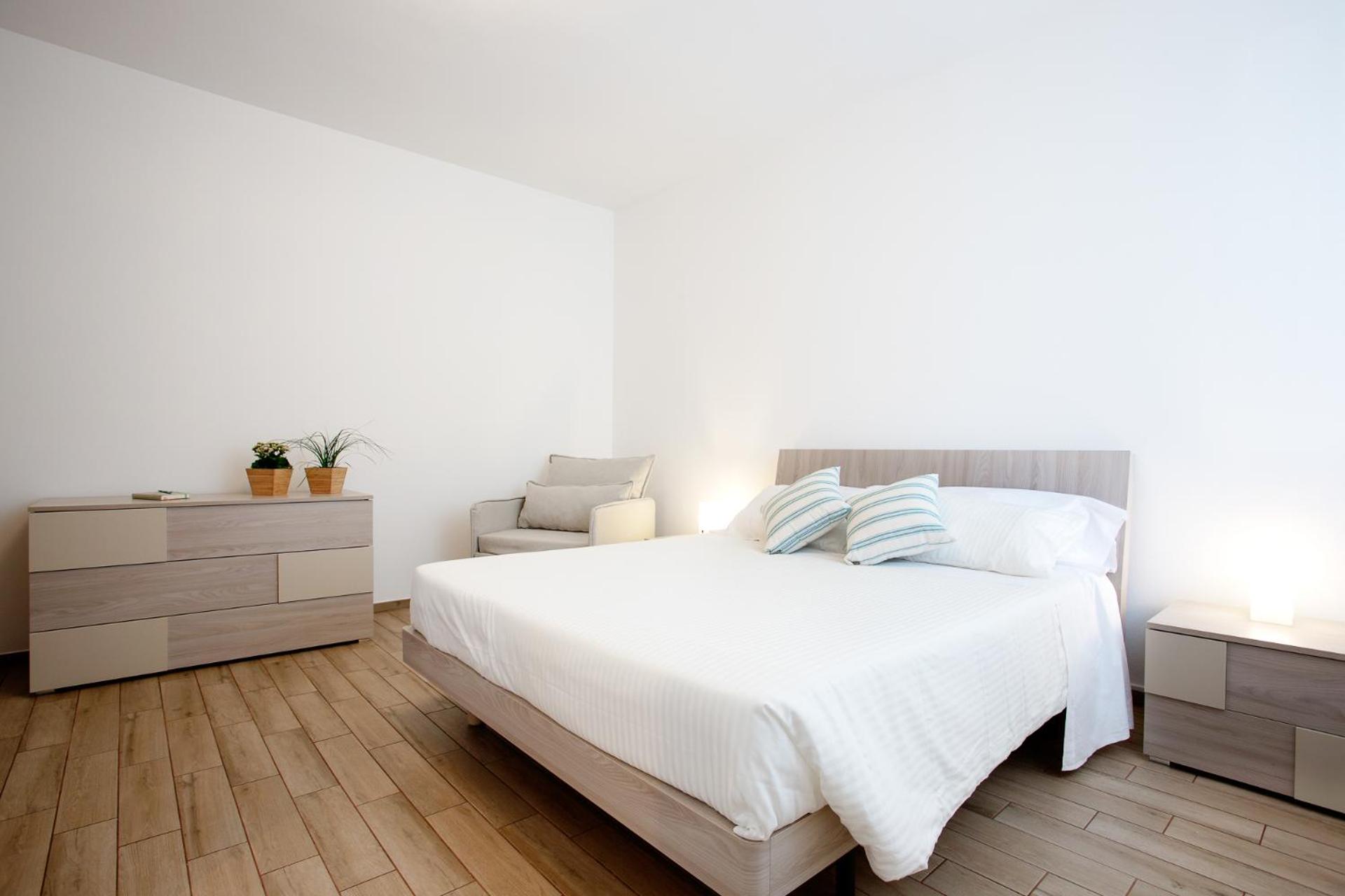 Deluxe Room (2 Adults + 1 Child)