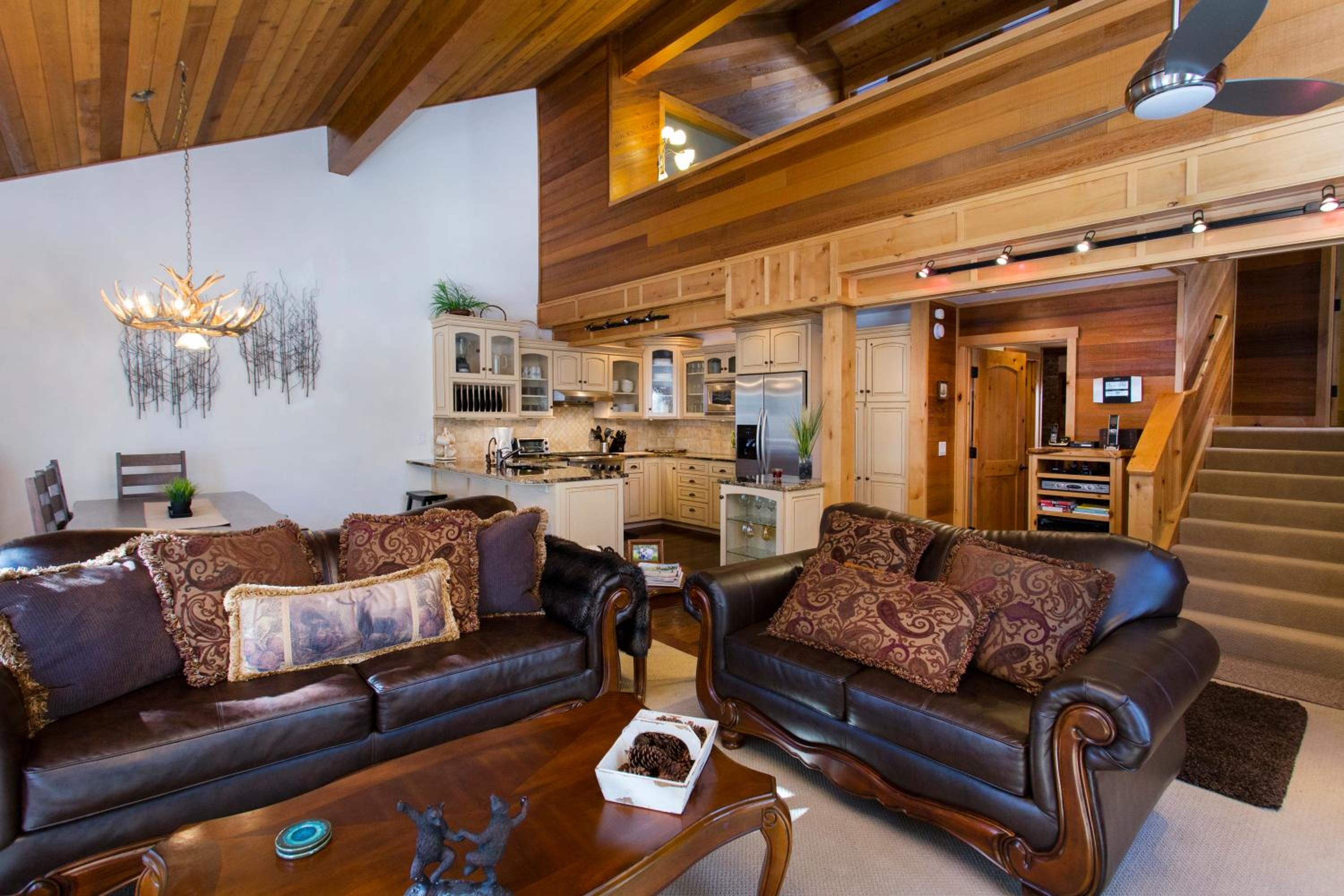 Superior Three-Bedroom and Loft Town Home photo 1