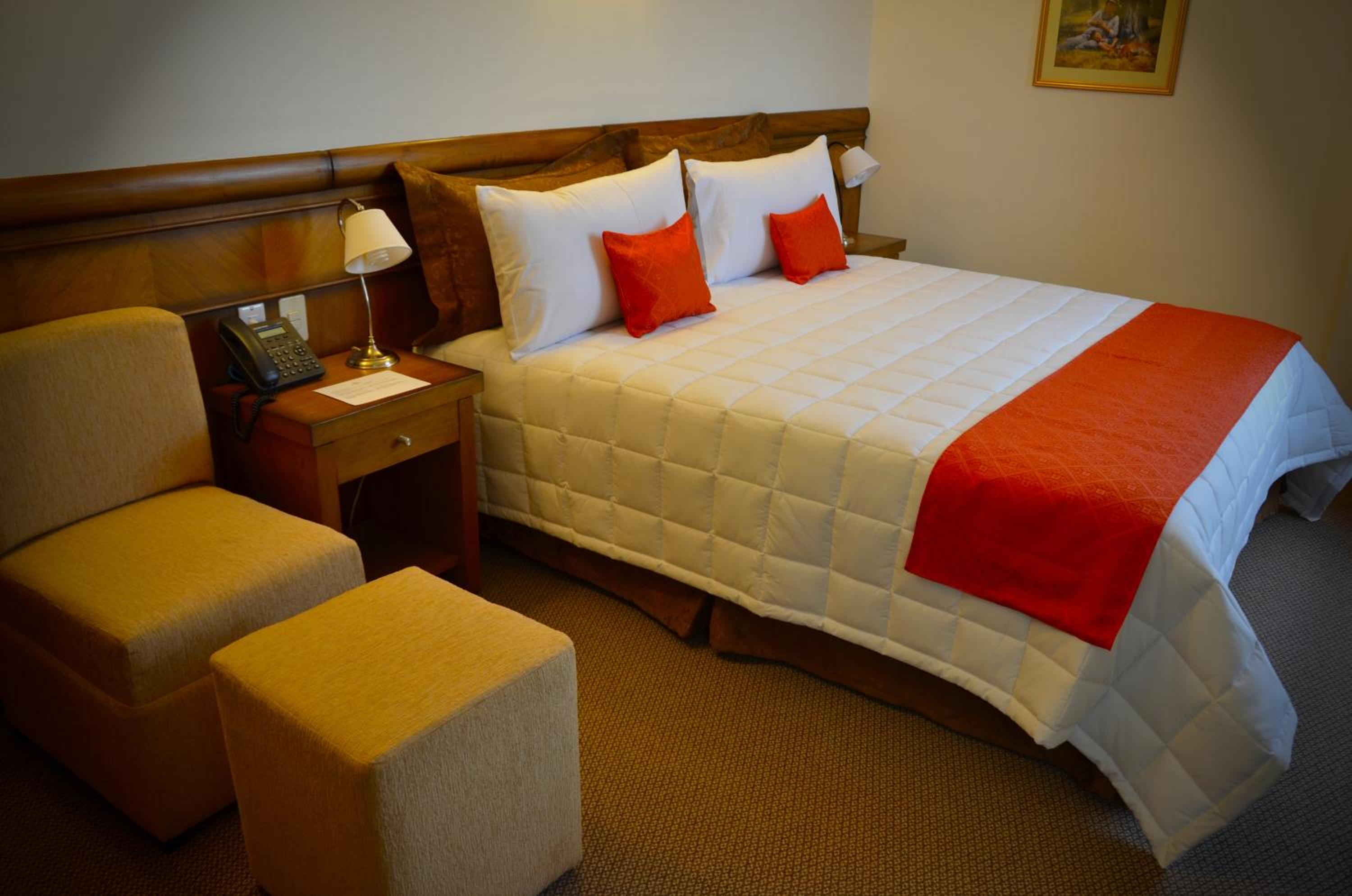 Standard Queen Room photo 2