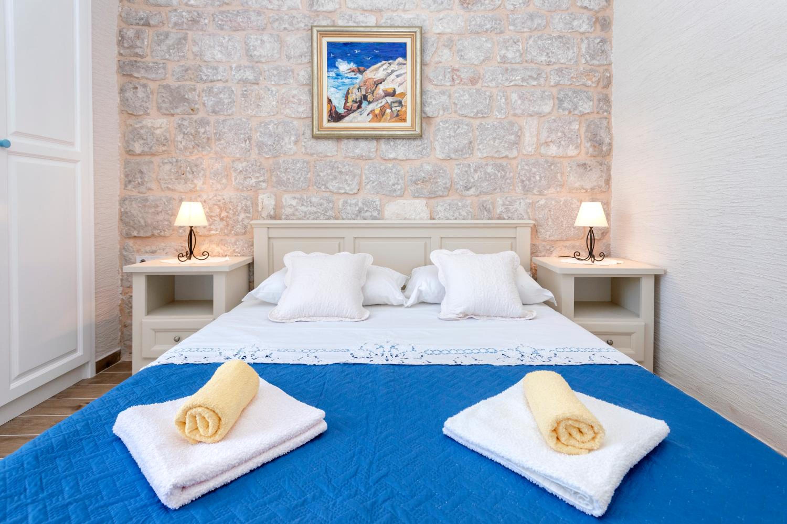 Deluxe Double Room with Sea View - Photo 6