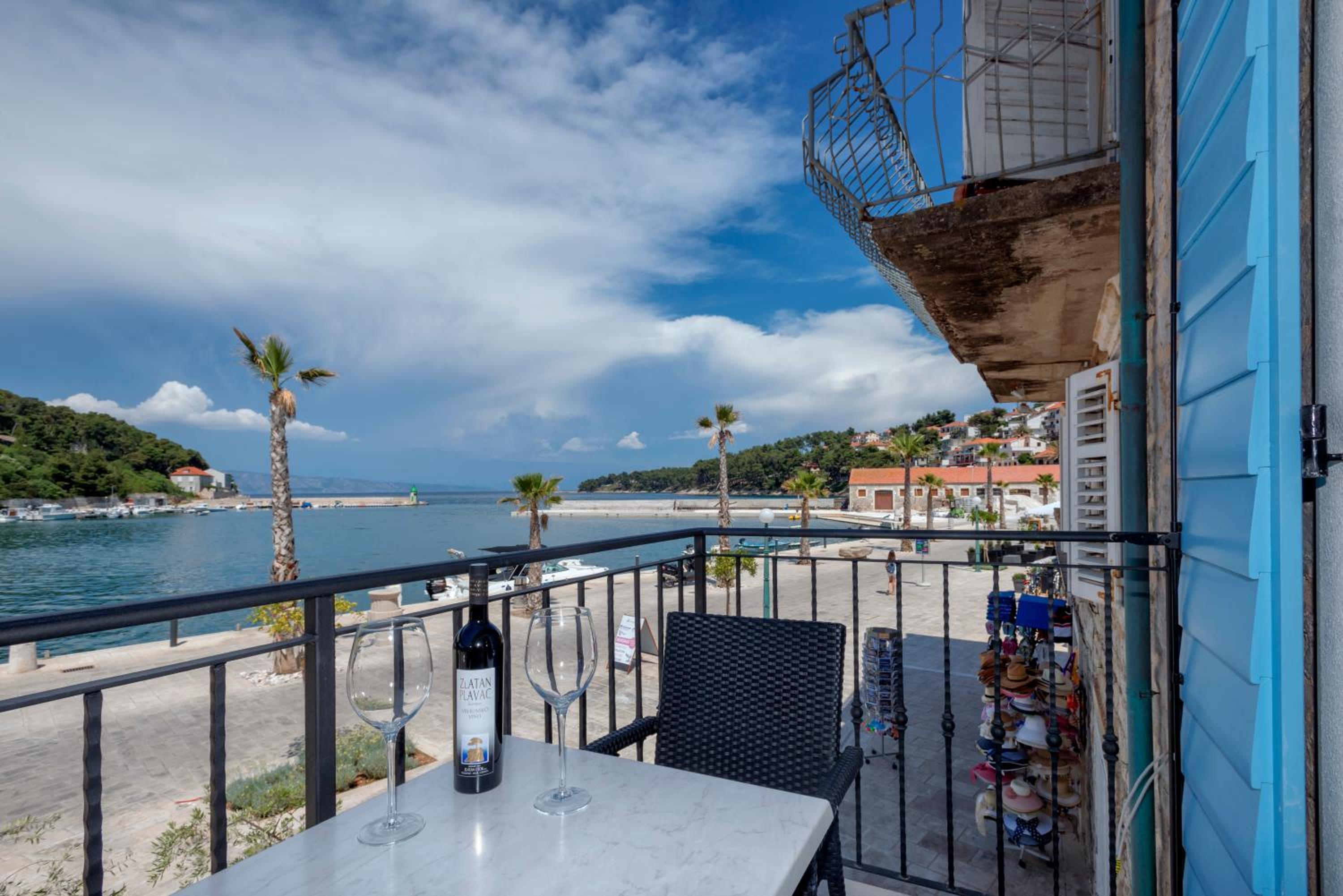 Deluxe Double Room with Sea View - Photo 7