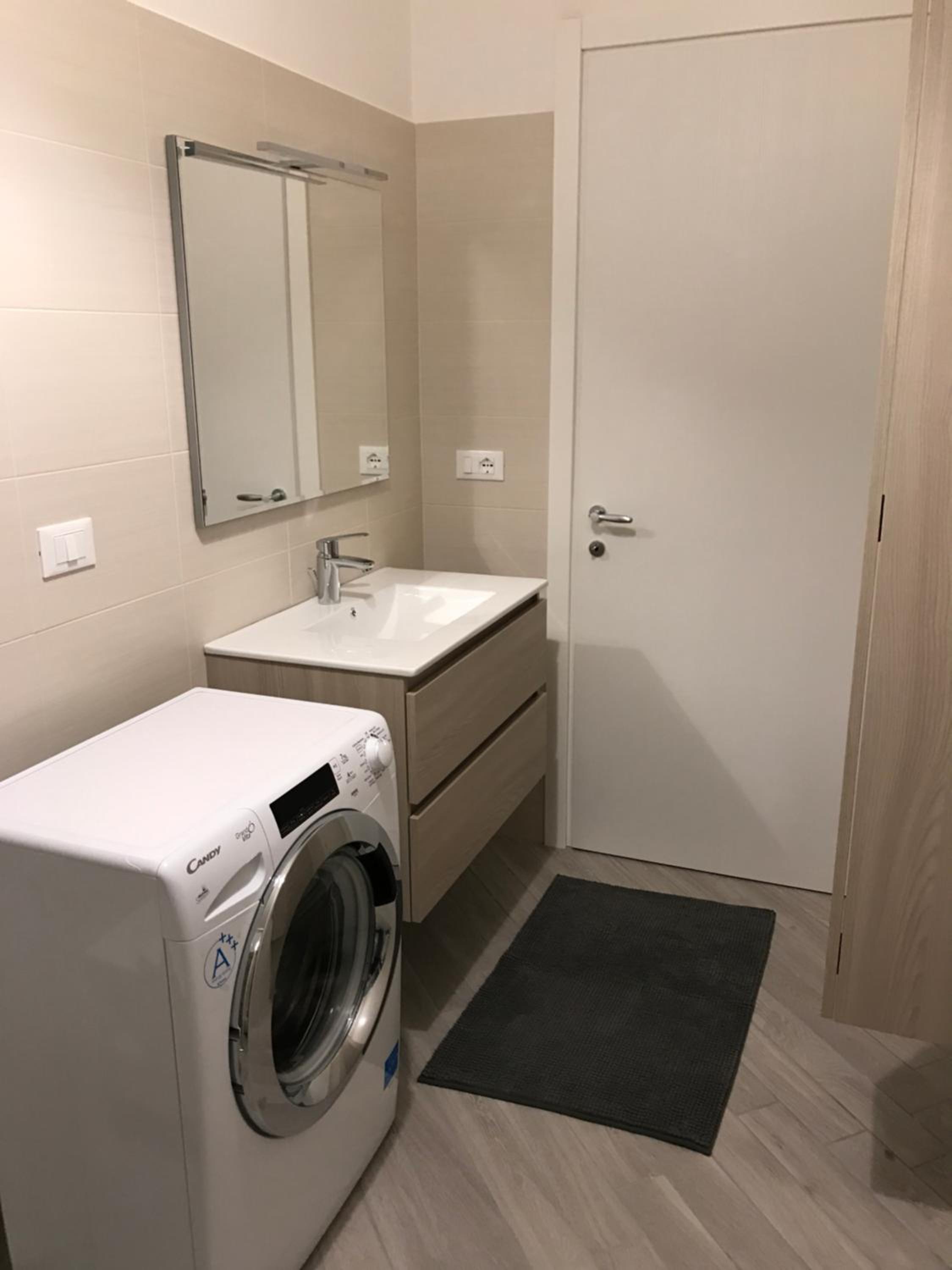 One-Bedroom Apartment - Photo 27