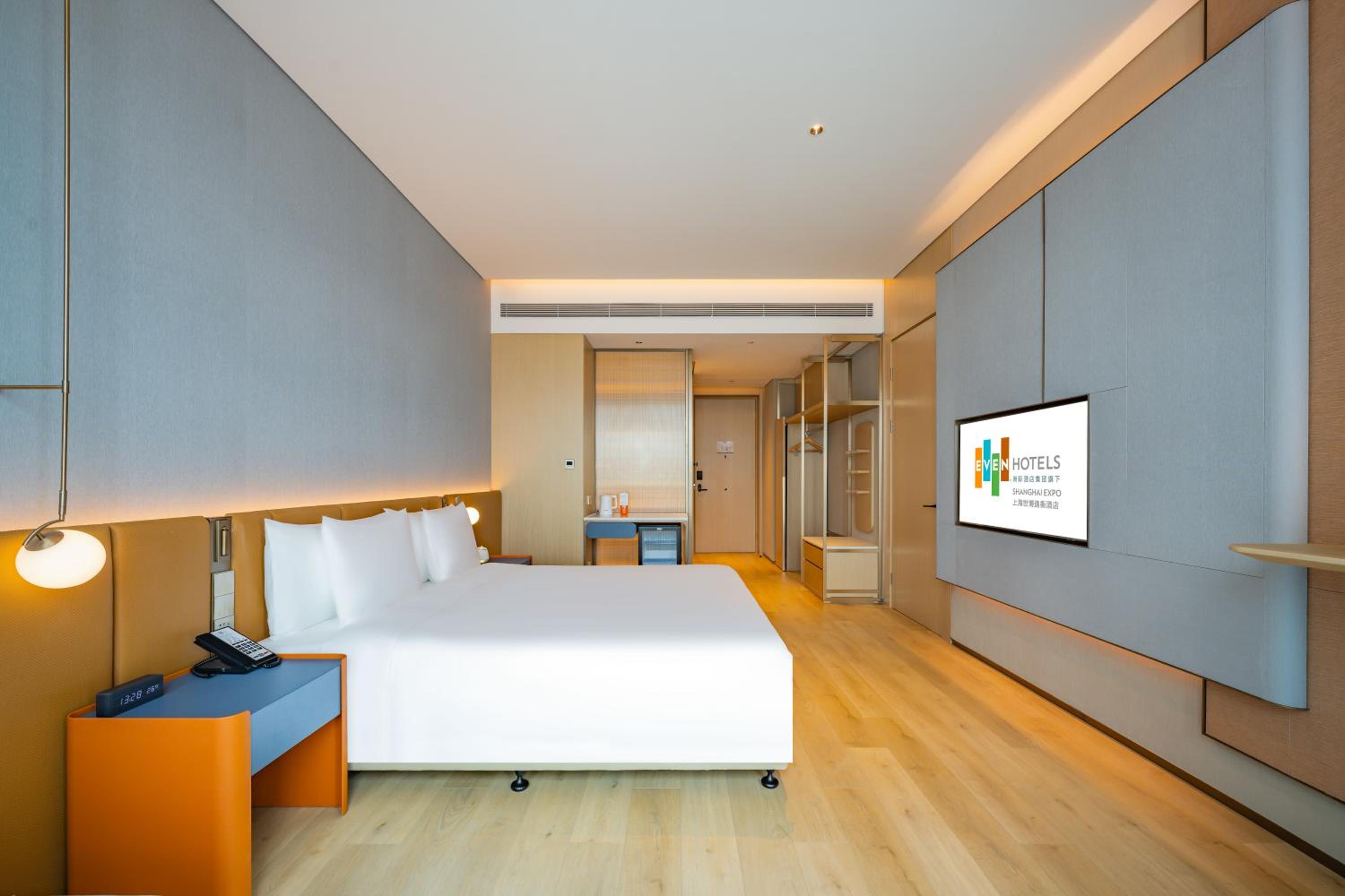Premium King Room