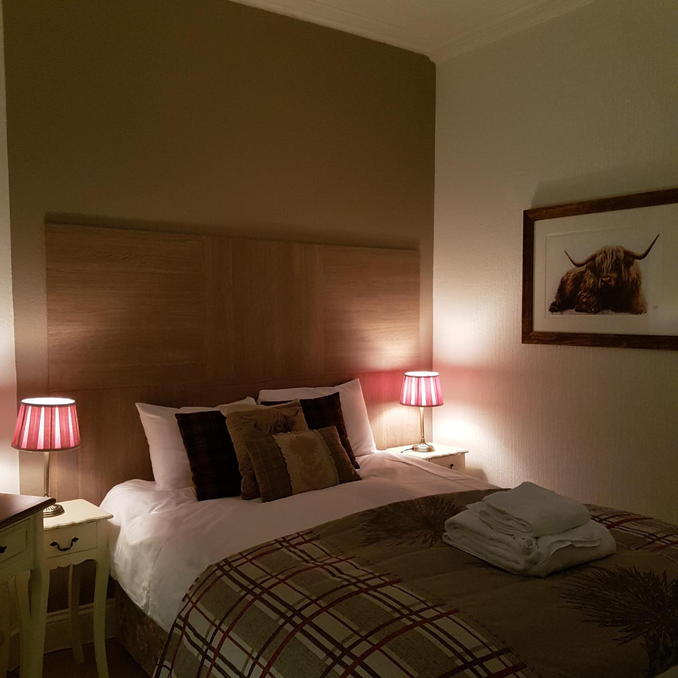 Small Double Room with Shared Bathroom photo 2