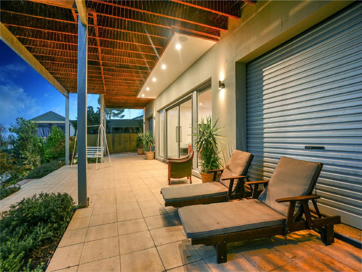 Four-Bedroom Holiday Home - River Front photo 1