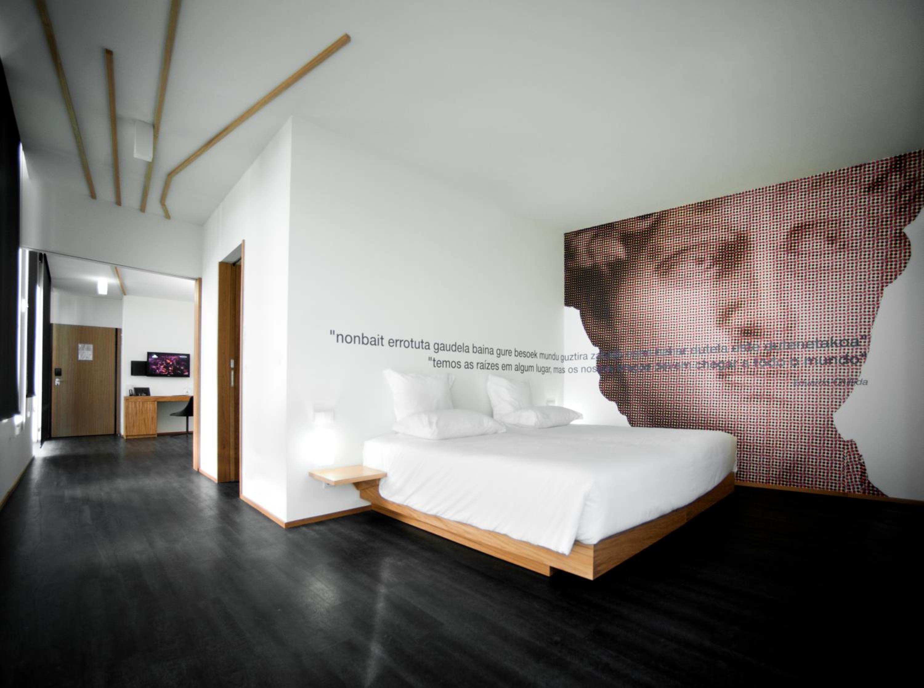 Suite with Spa Access - Photo 6