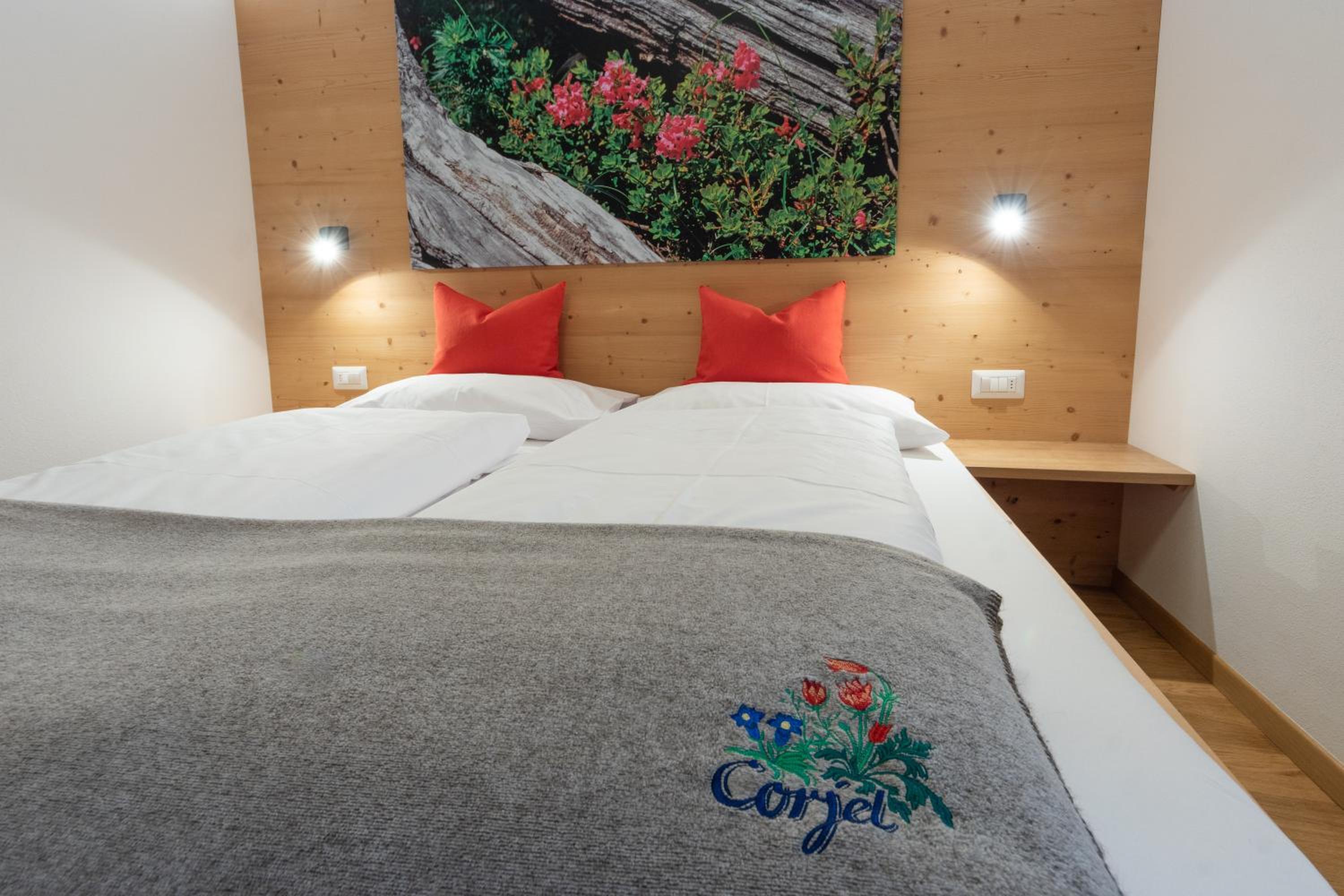 Two-Bedroom Apartment with Balcony (5 Adults)