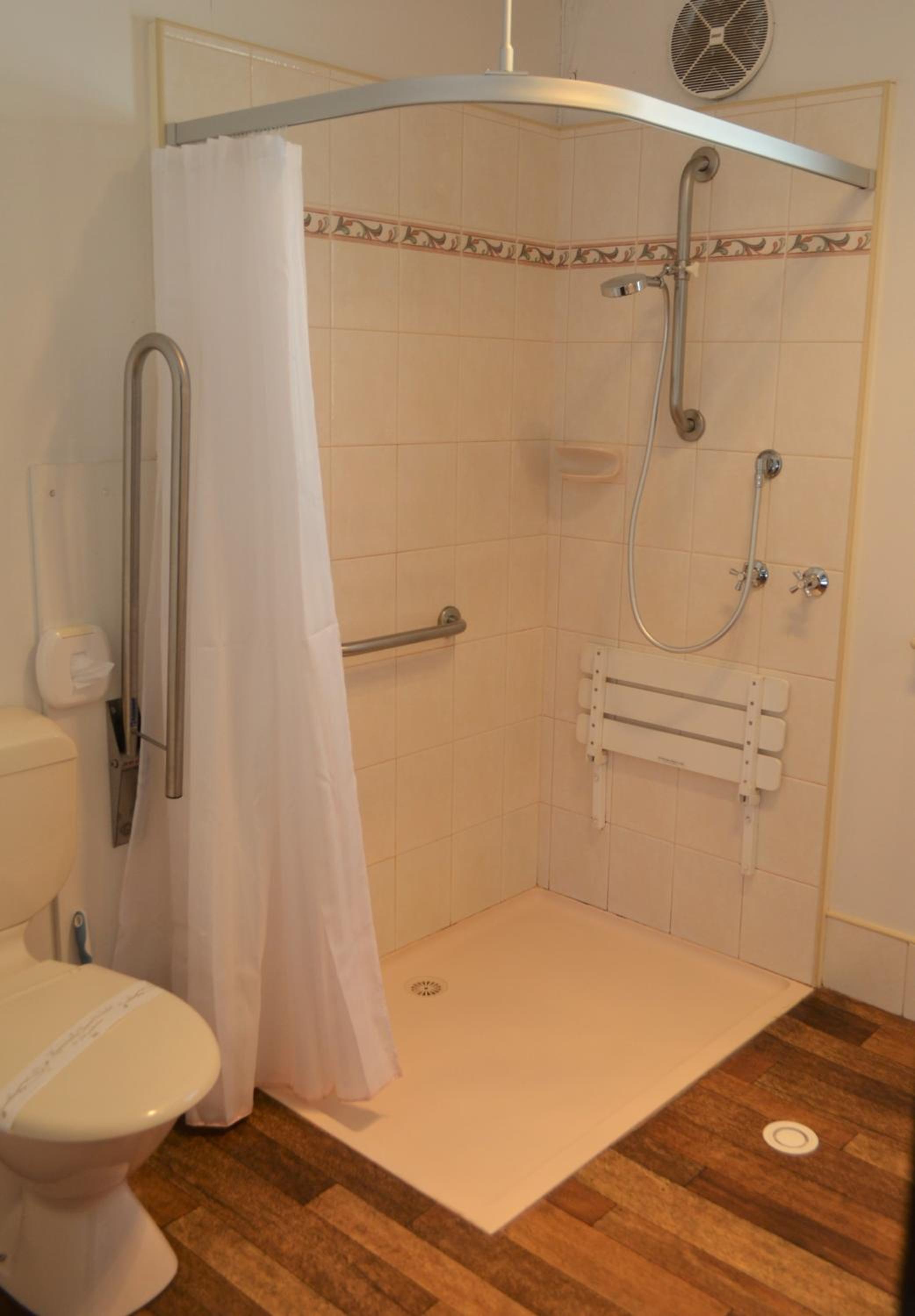 Two-Bedroom Apartment - Disability Access photo 3