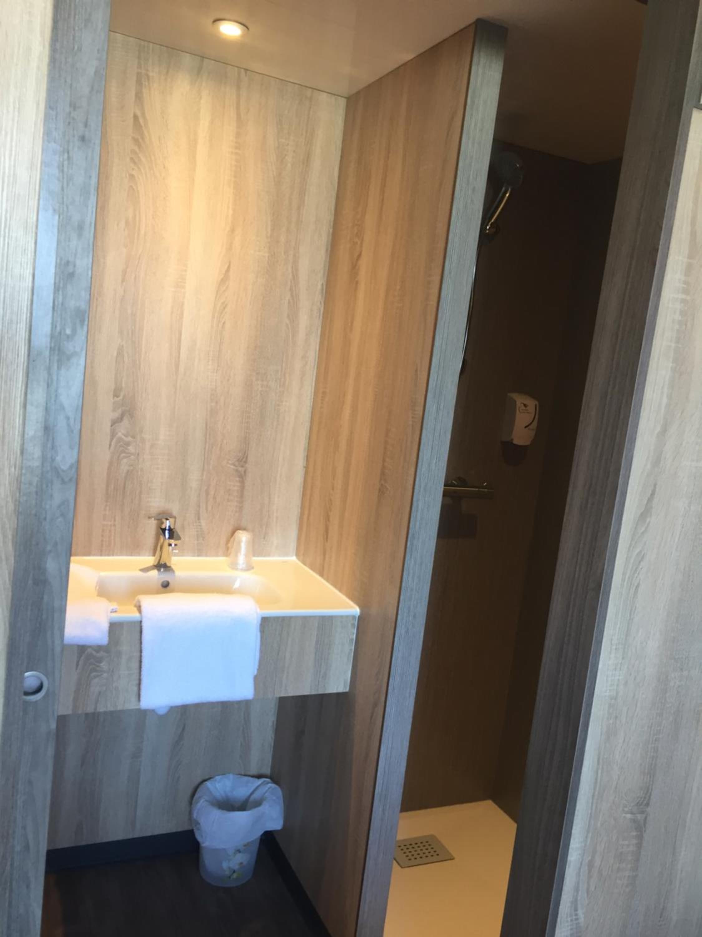 Double Room - Photo 8