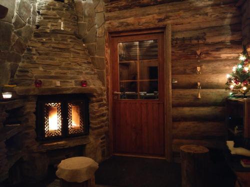 Double Room with Patio - Photo 11
