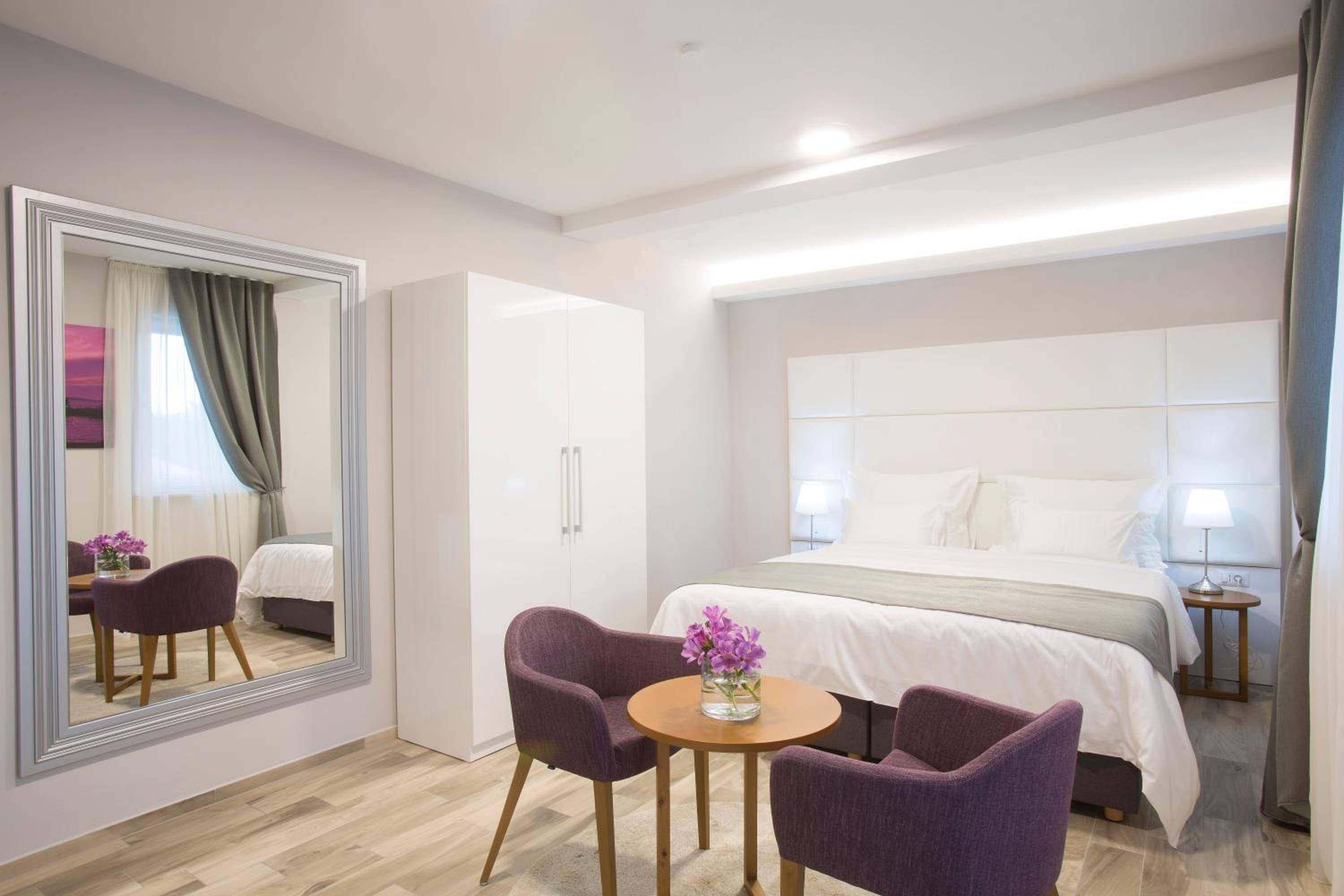 Deluxe Double or Twin Room - Photo 3