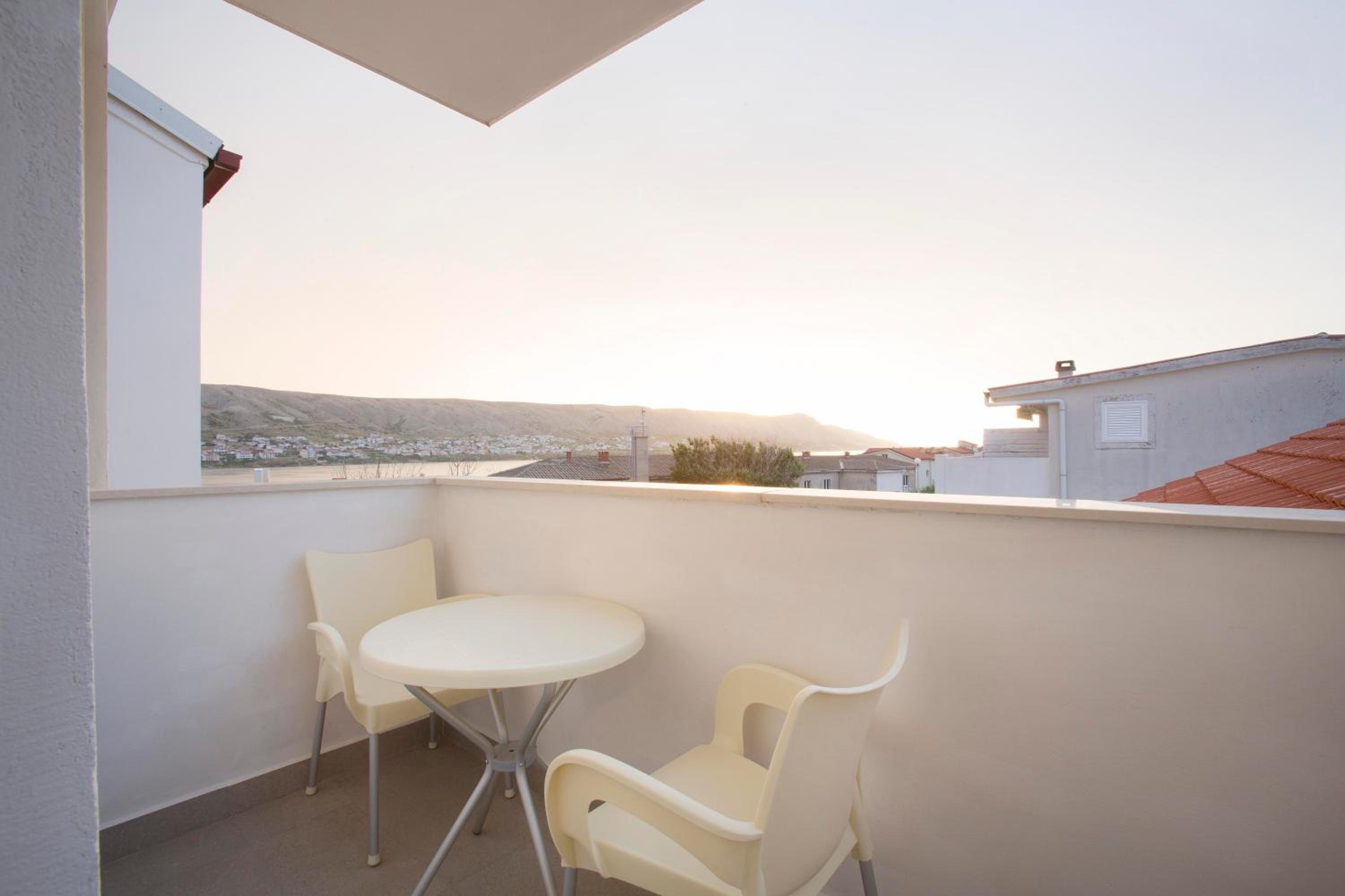 Superior Double or Twin Room with Terrace - Photo 11
