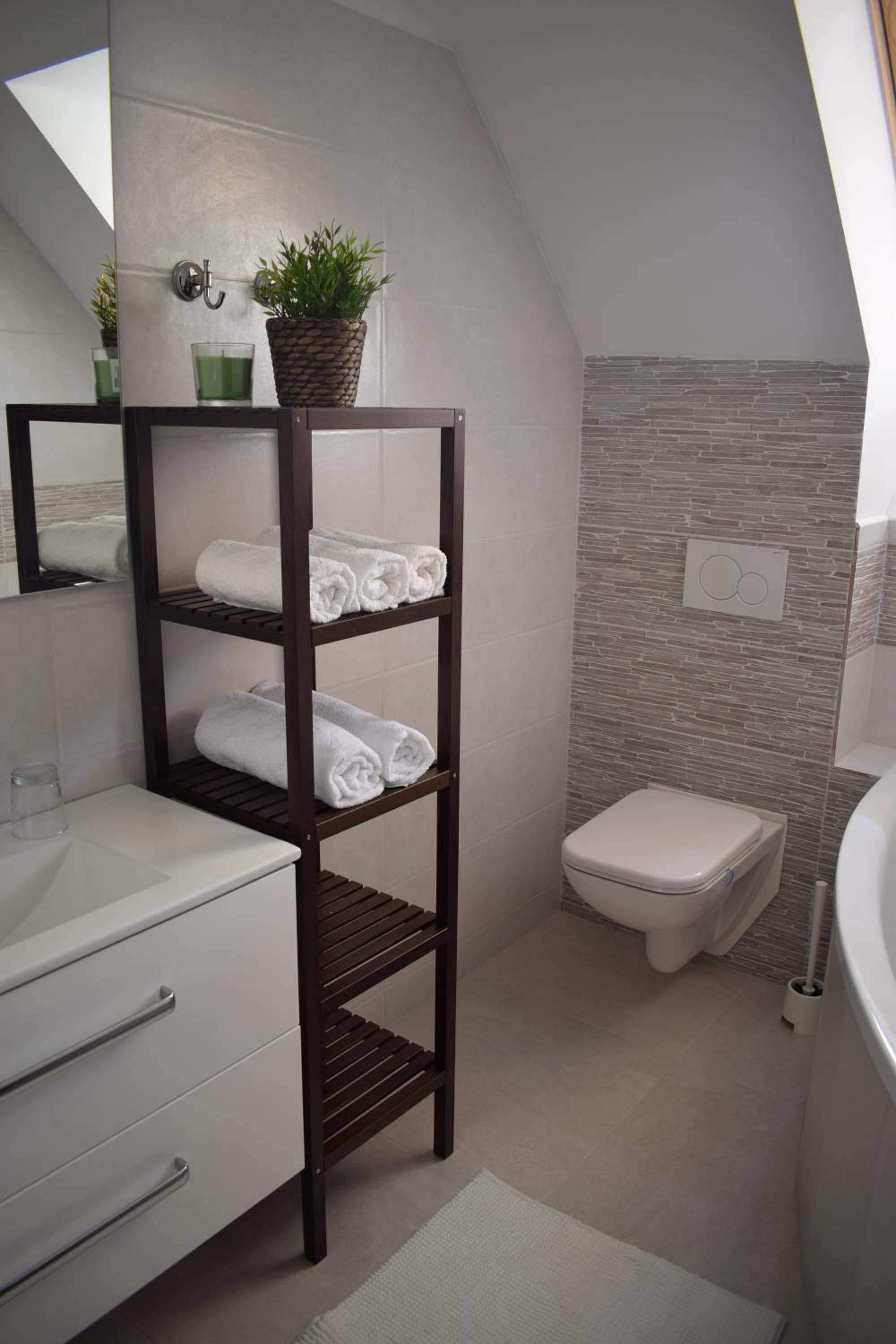 Standard Double Room - Photo 9