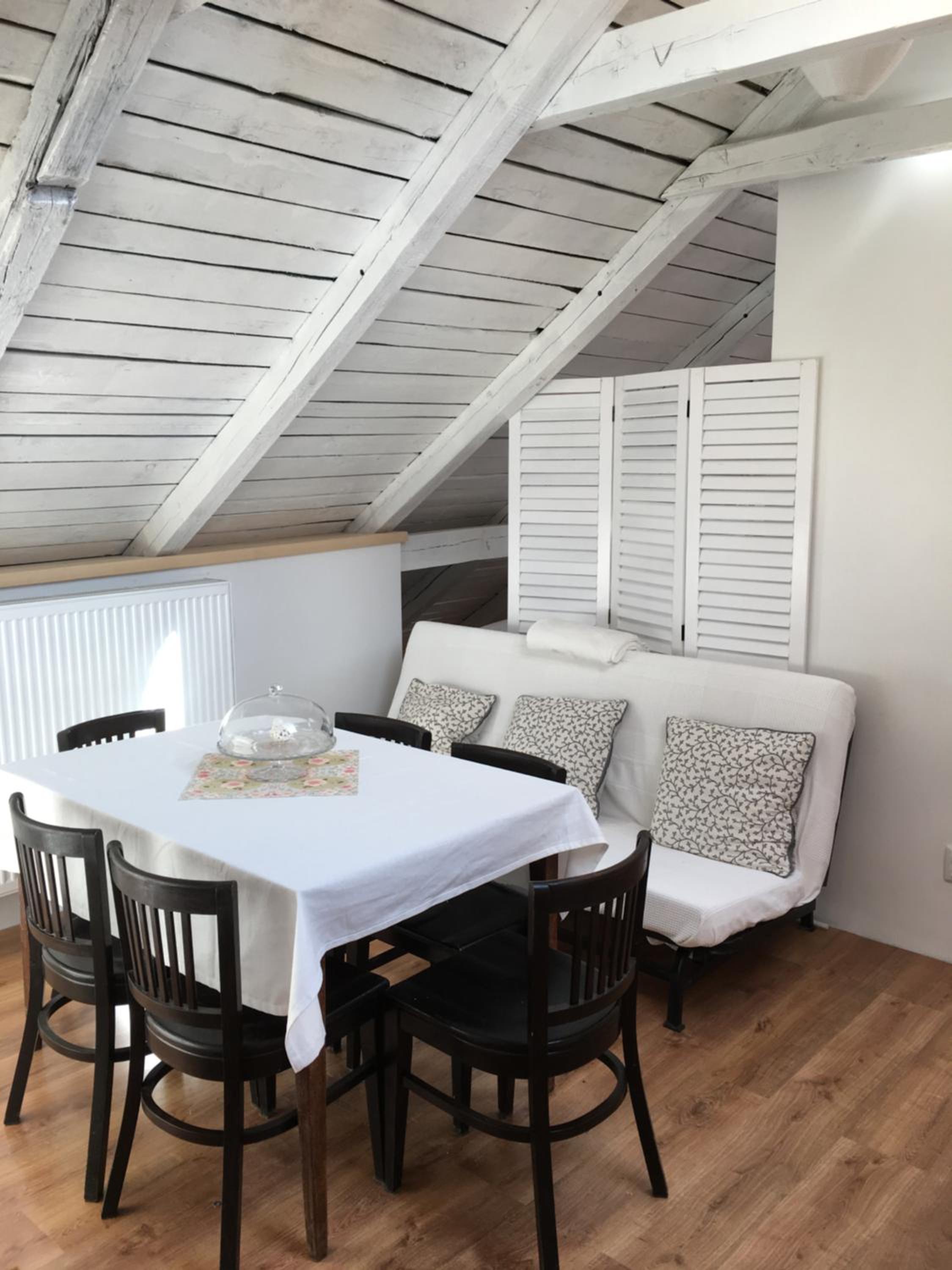 Apartment with Balcony and Garden View photo 3