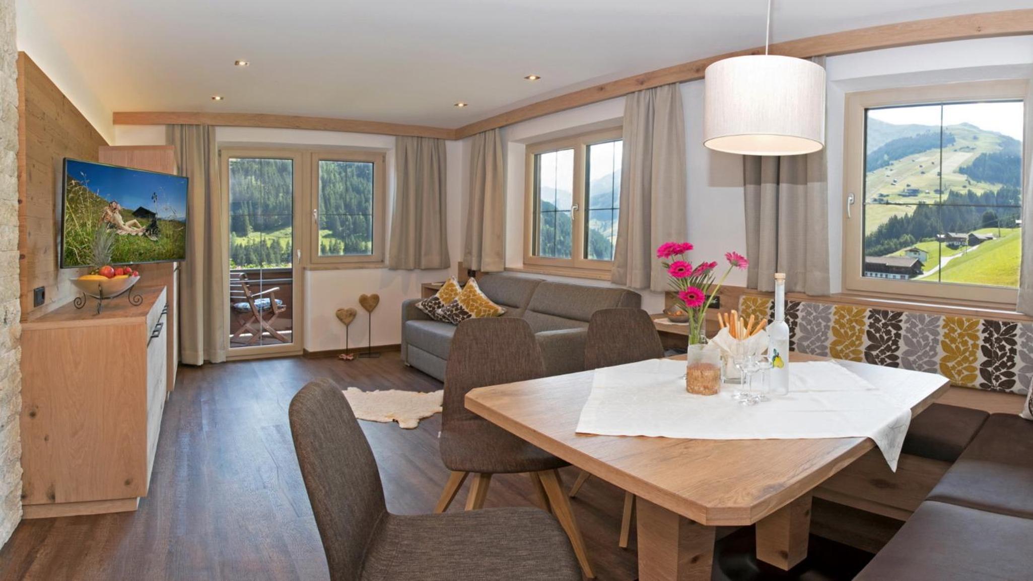 Superior One-Bedroom Apartment with Balcony photo 1