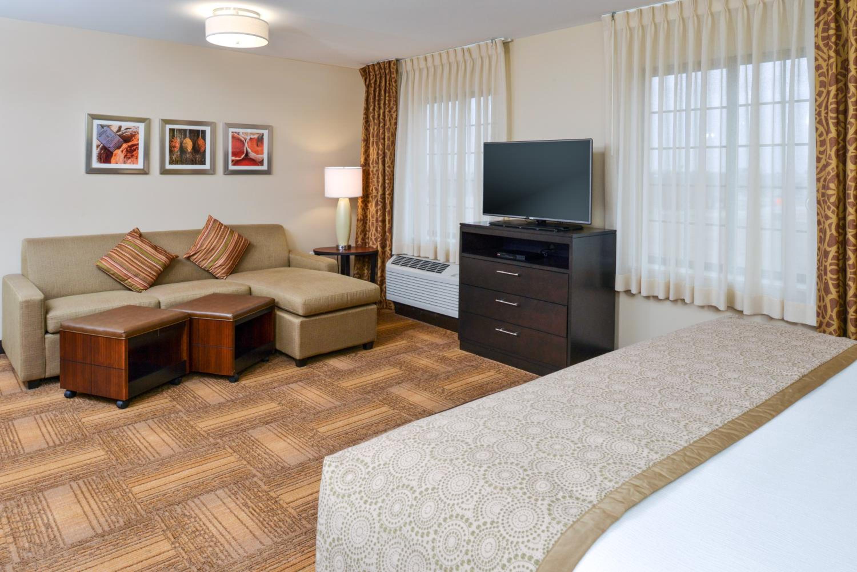 King Studio Suite - Hearing Accessible/Non-Smoking
