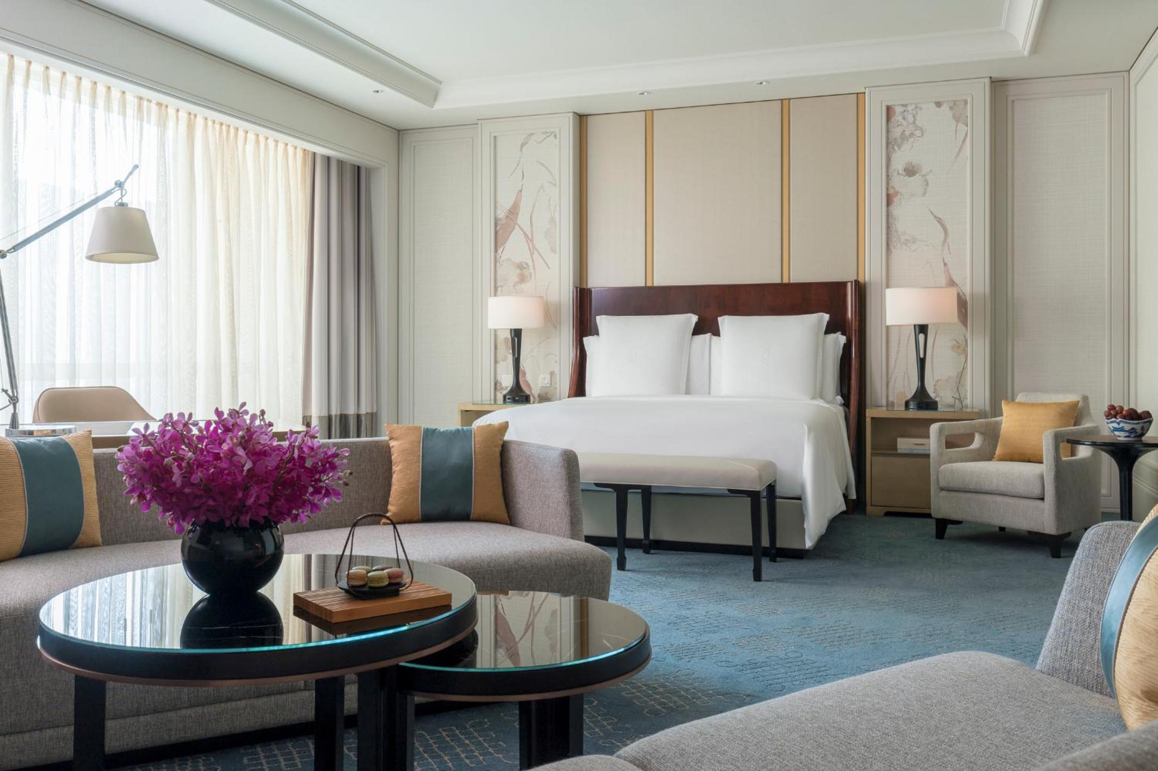 Four Seasons Room