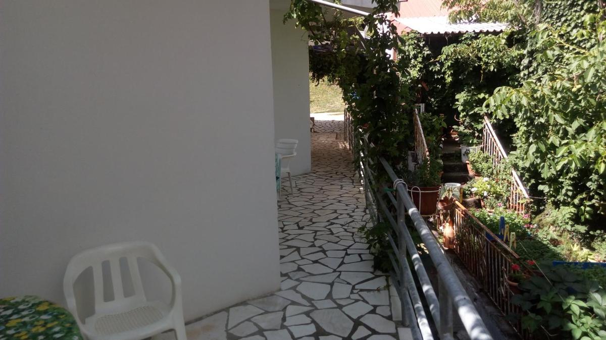 Apartment - Photo 2