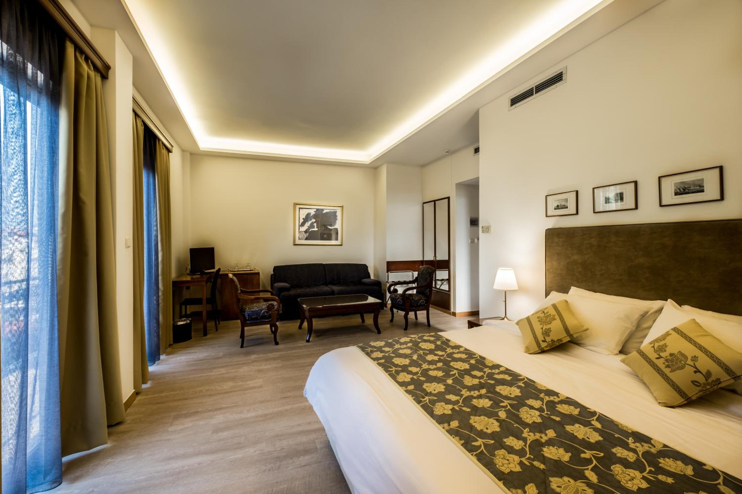 Executive Suite photo 2
