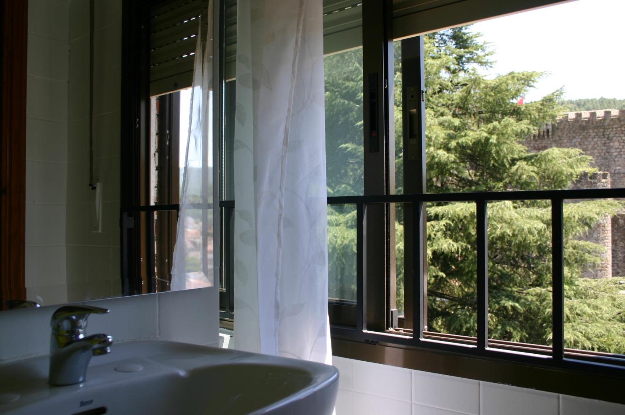 Double or Twin Room - Photo 19