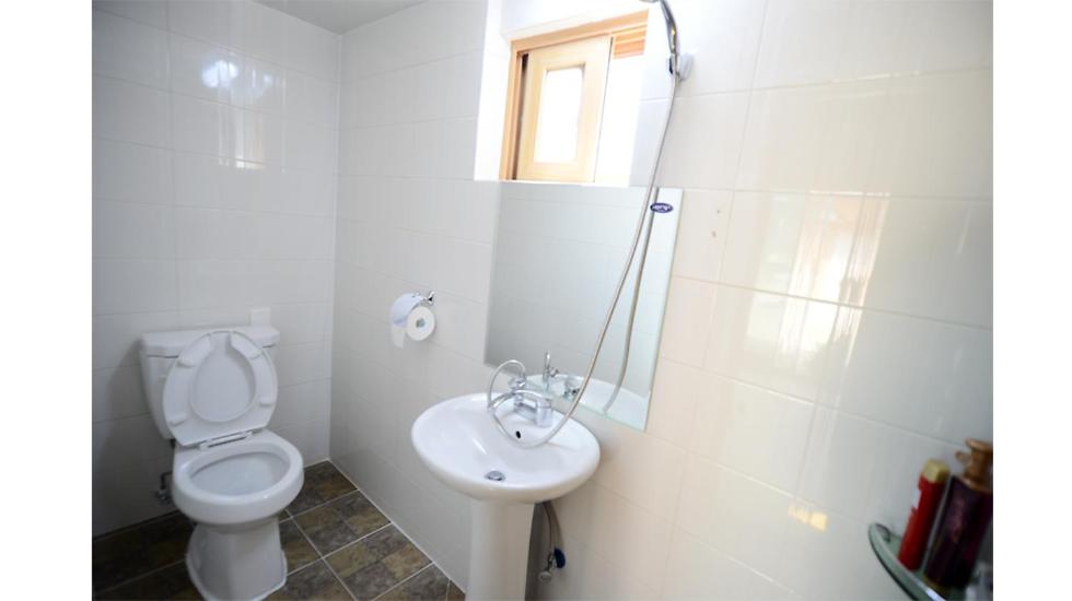 One-Bedroom House - Photo 3