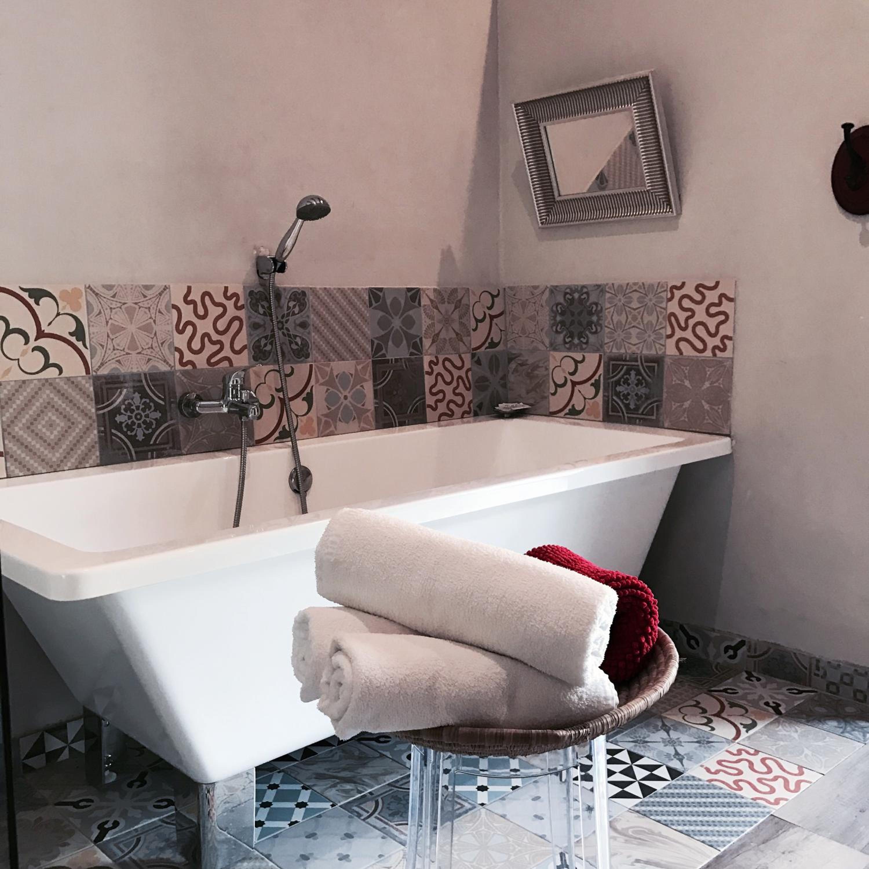 Family Room with Shower photo 2