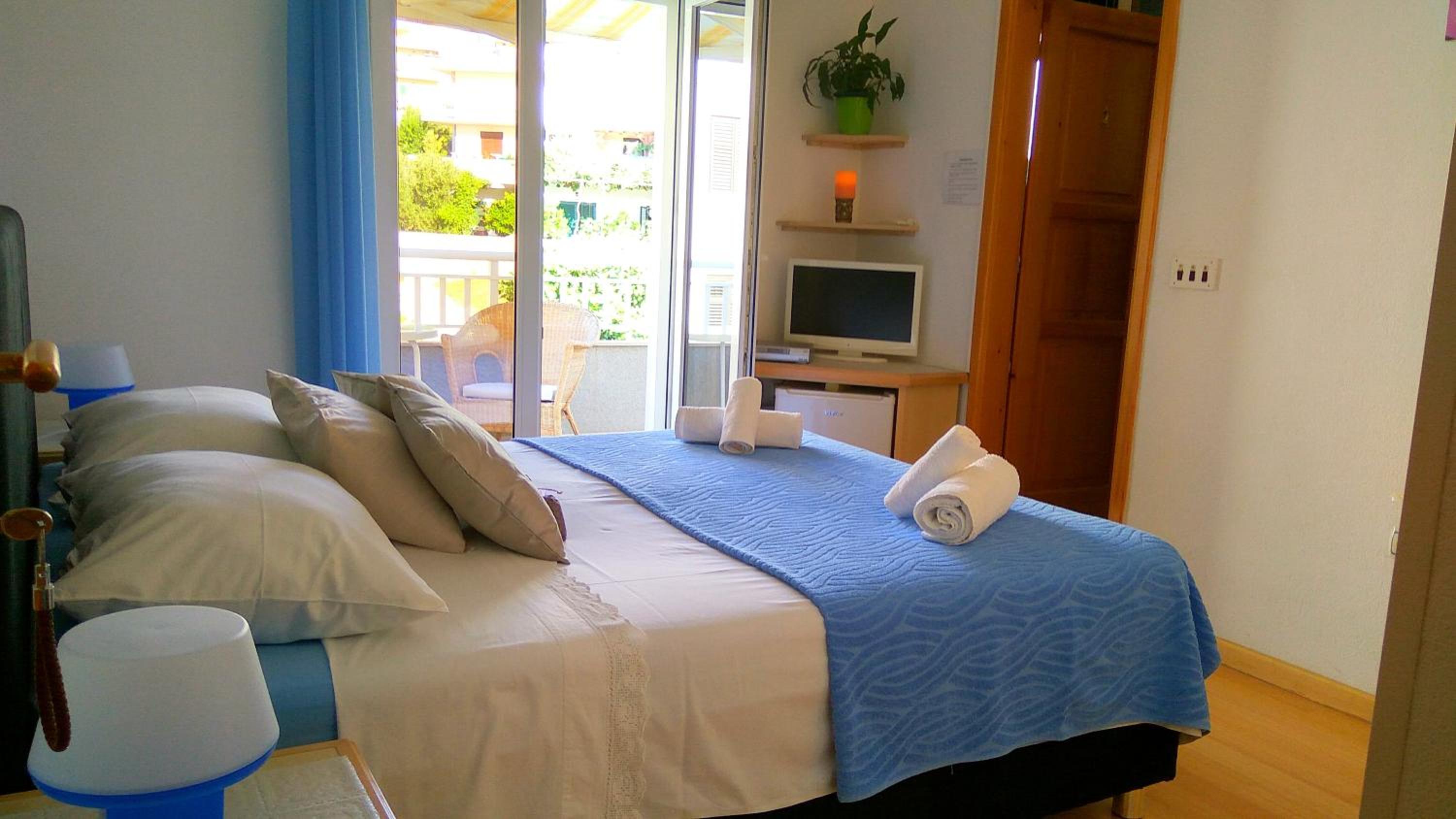 Double Room with Balcony photo 2