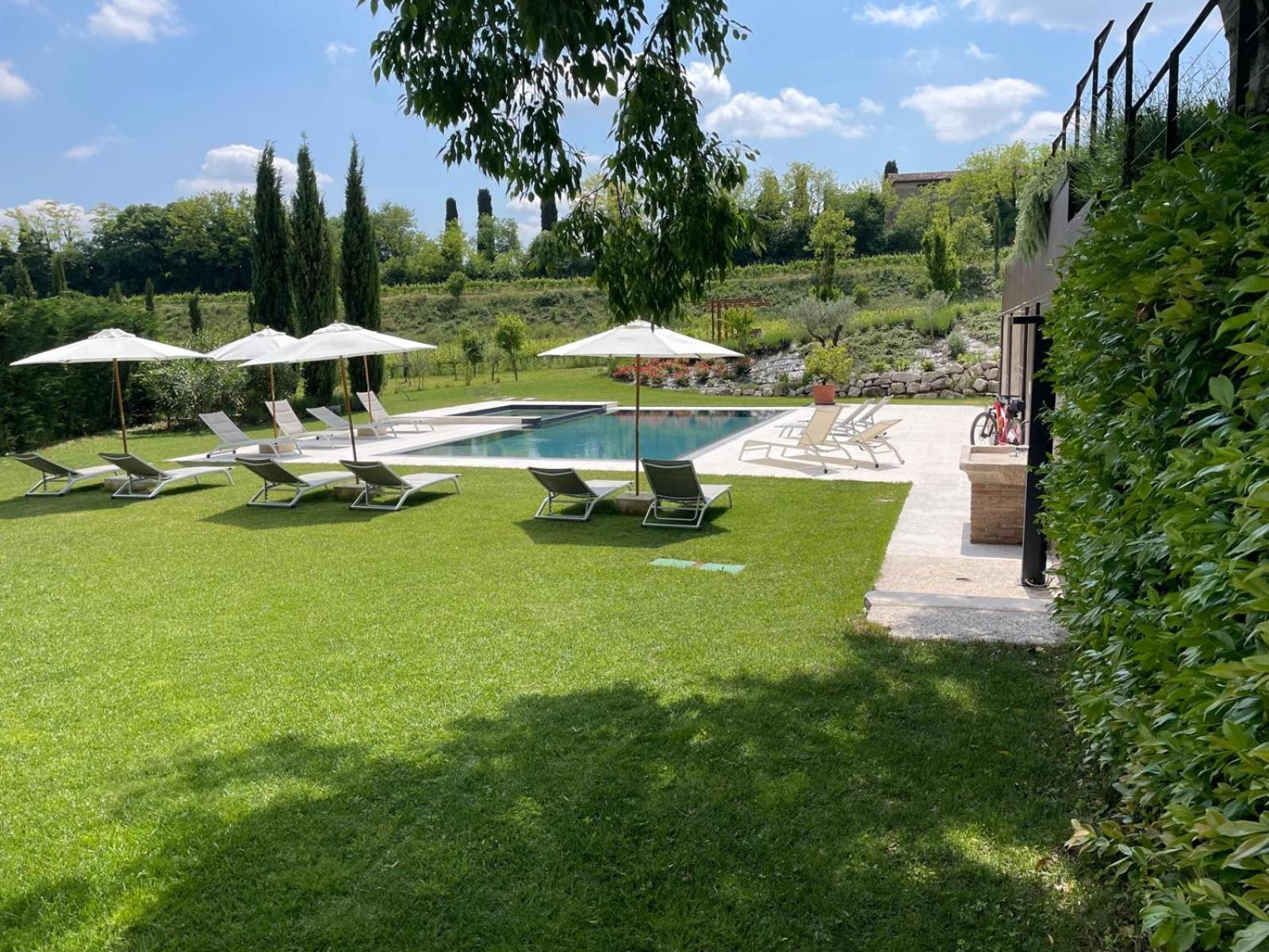 Queen Room with Pool View
