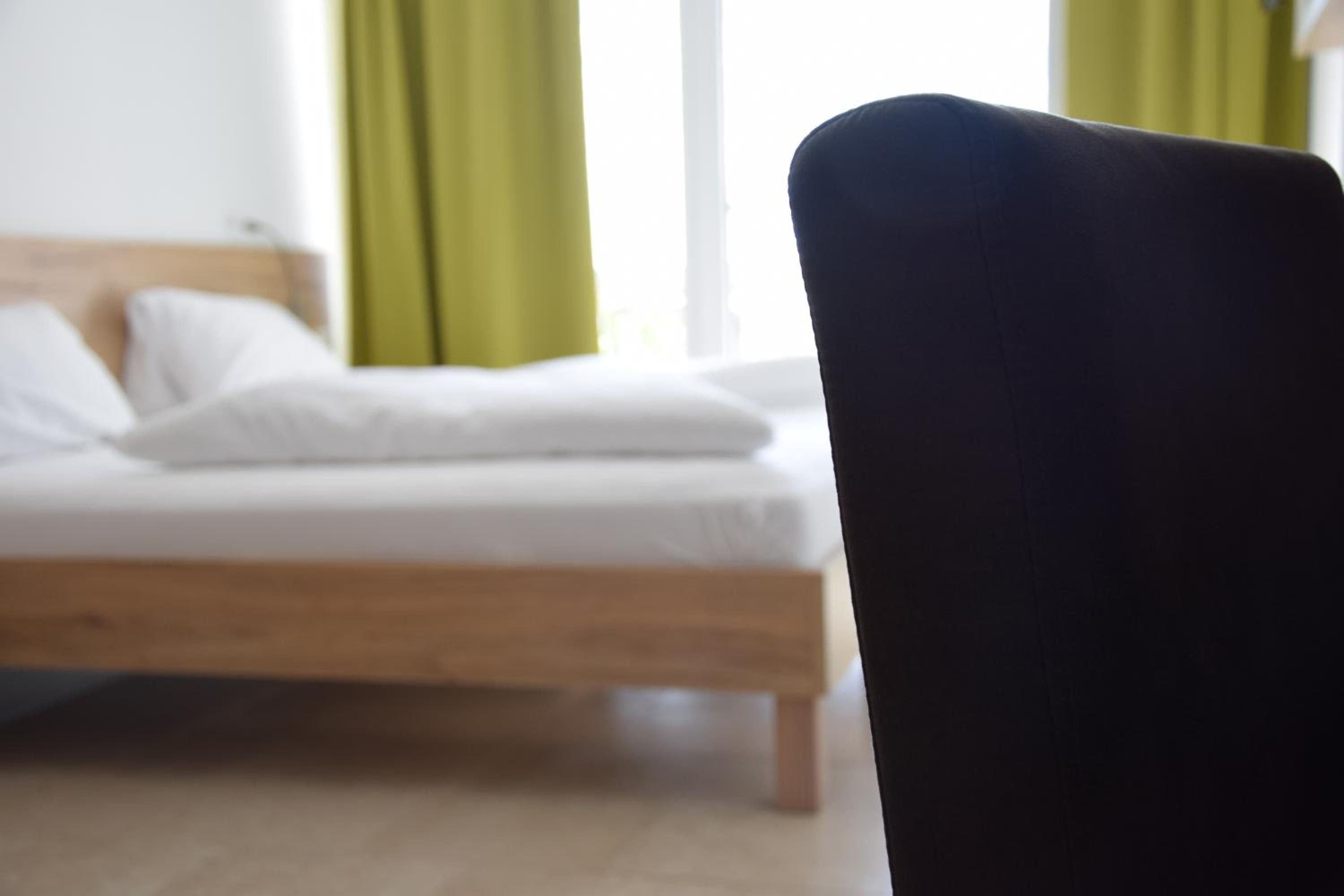 Double or Twin Room with Lake View photo 3