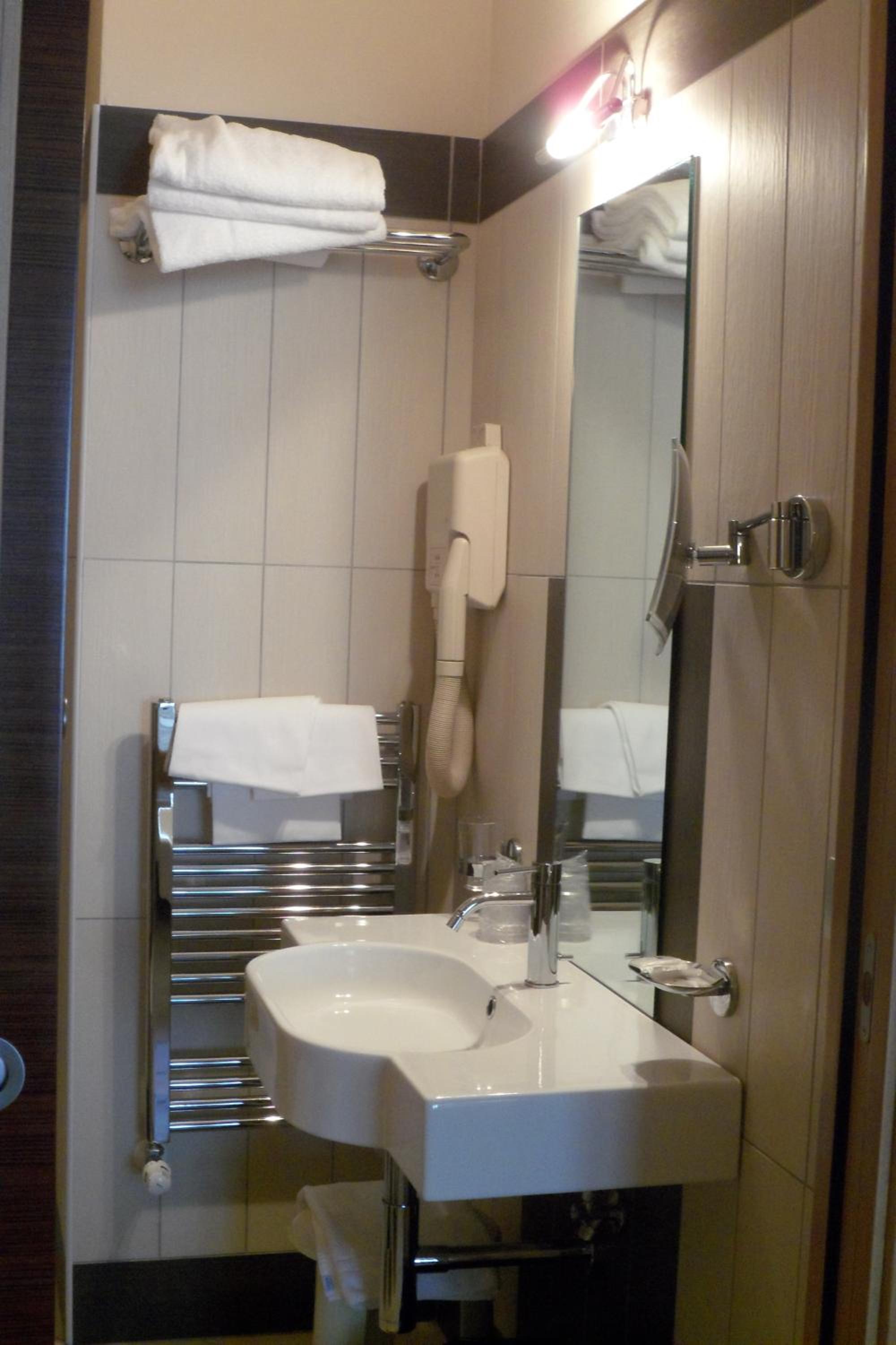 Single Room photo 3