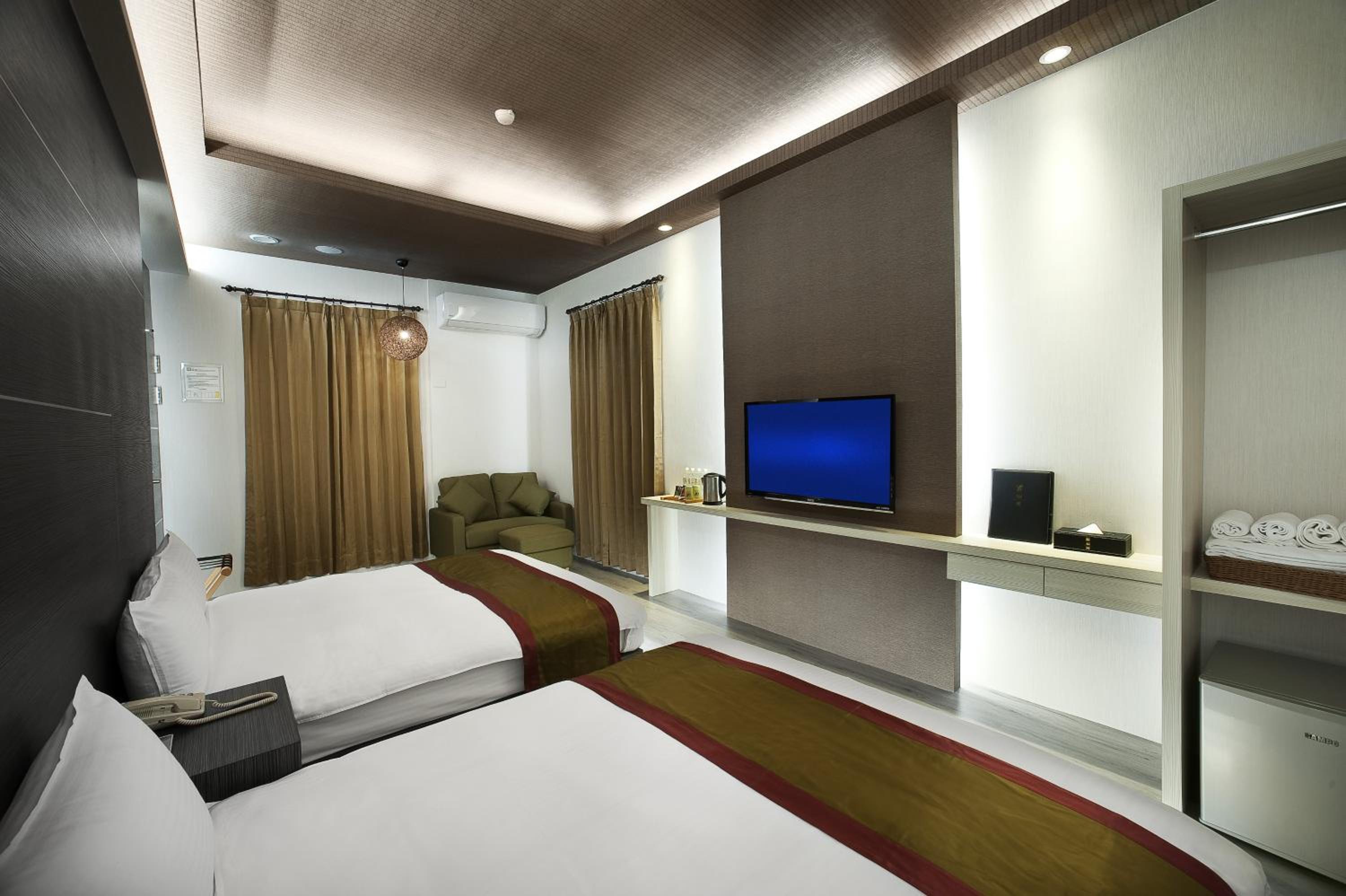Deluxe Quadruple Room
