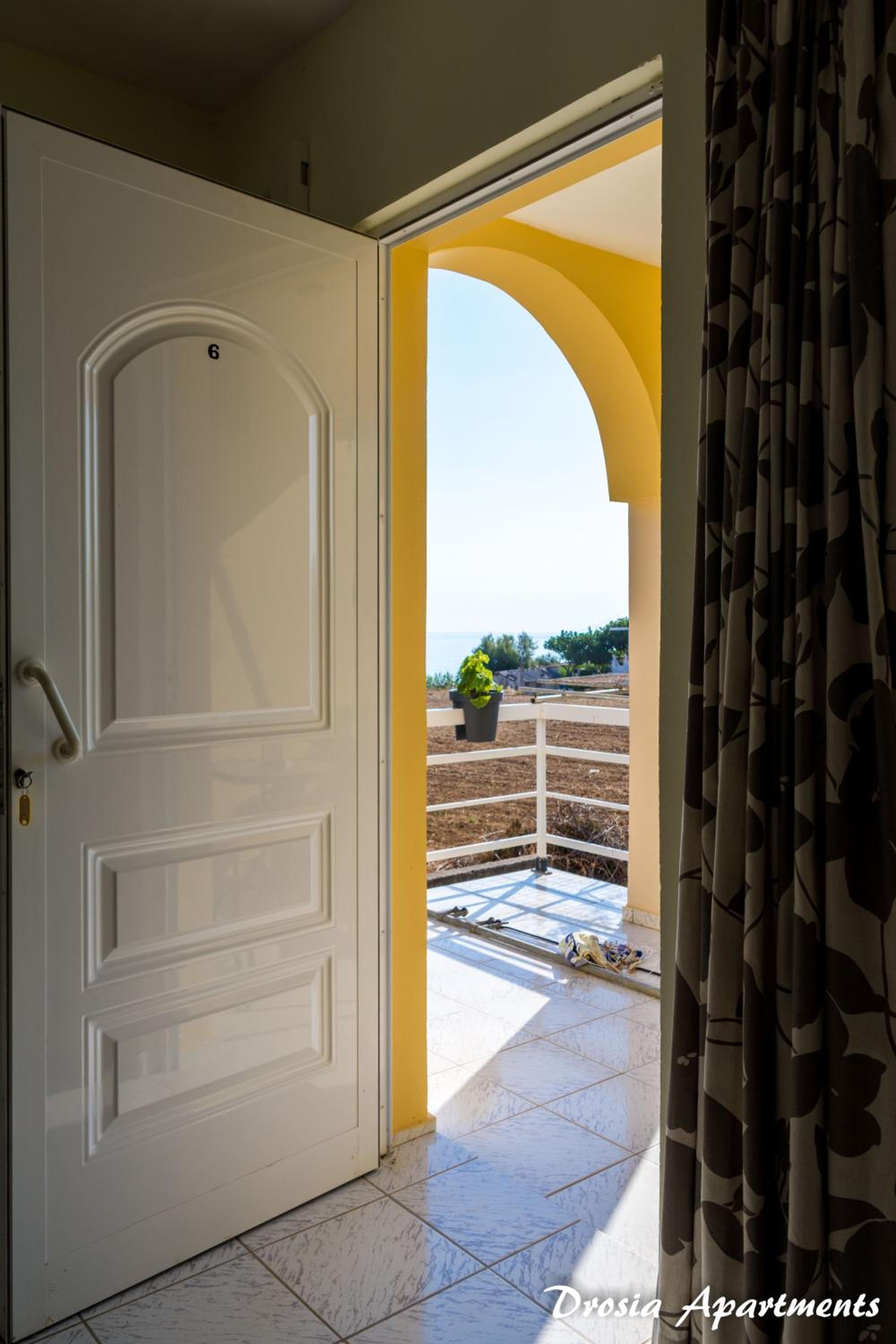 Two-Bedroom Apartment with Balcony and Sea View photo 3