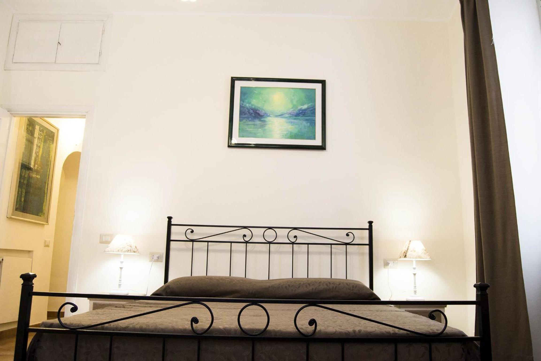 Two Connecting Rooms photo 1