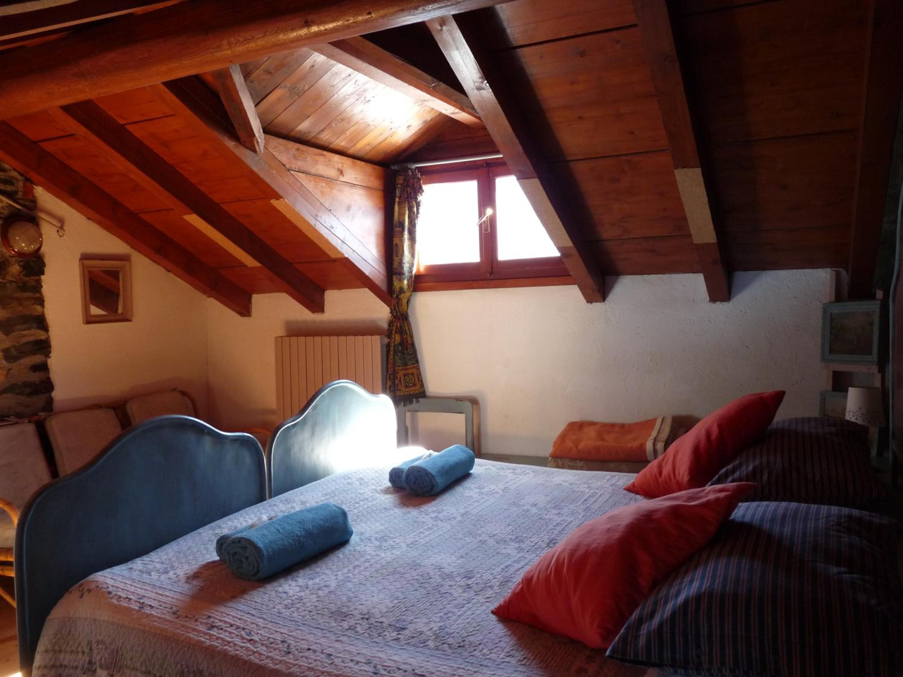 Double Room with Shared Bathroom photo 2