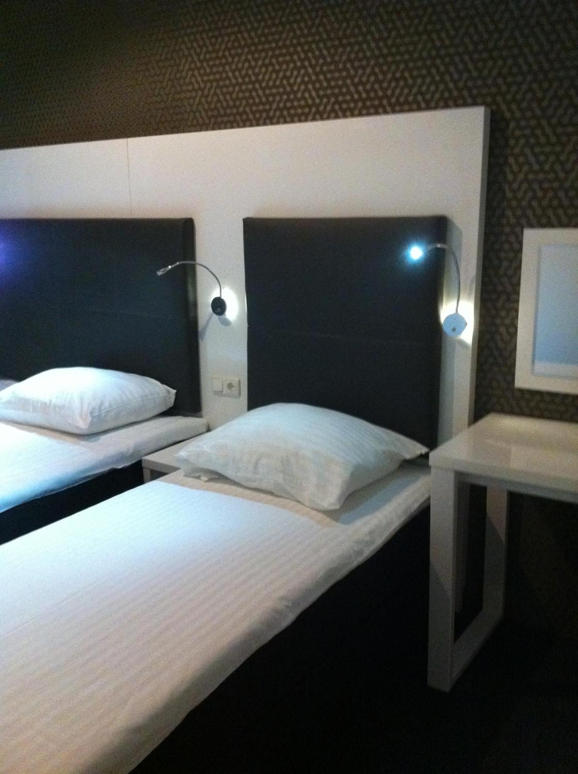 Small Quadruple Room photo 2