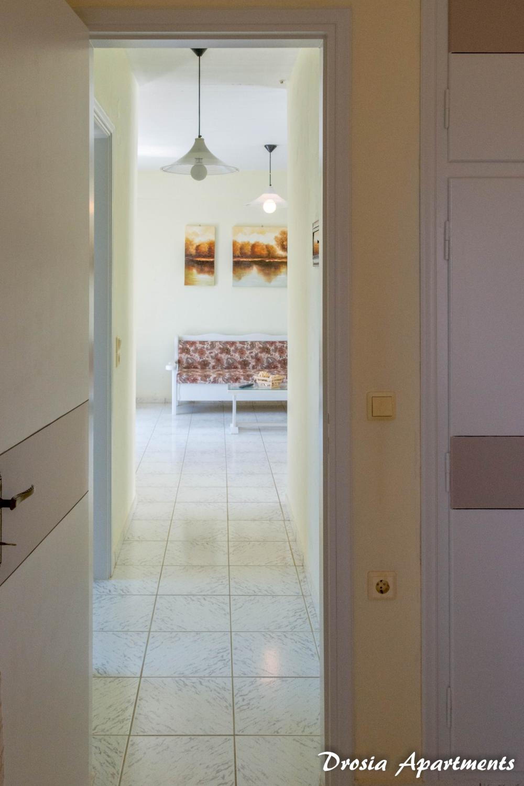 One-Bedroom Apartment with Balcony and Sea View photo 3
