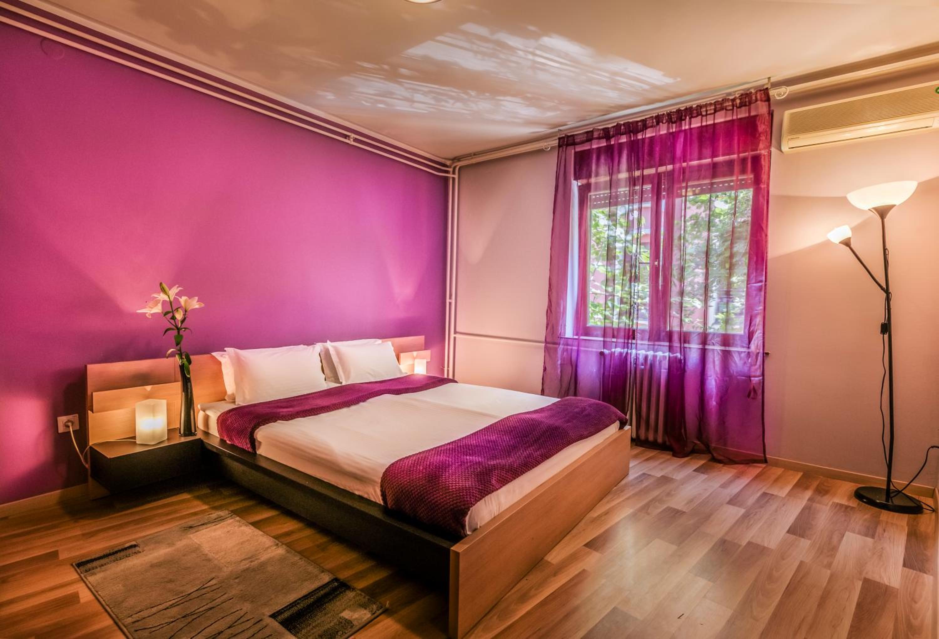 One-Bedroom Apartment (5 Adults) photo 1