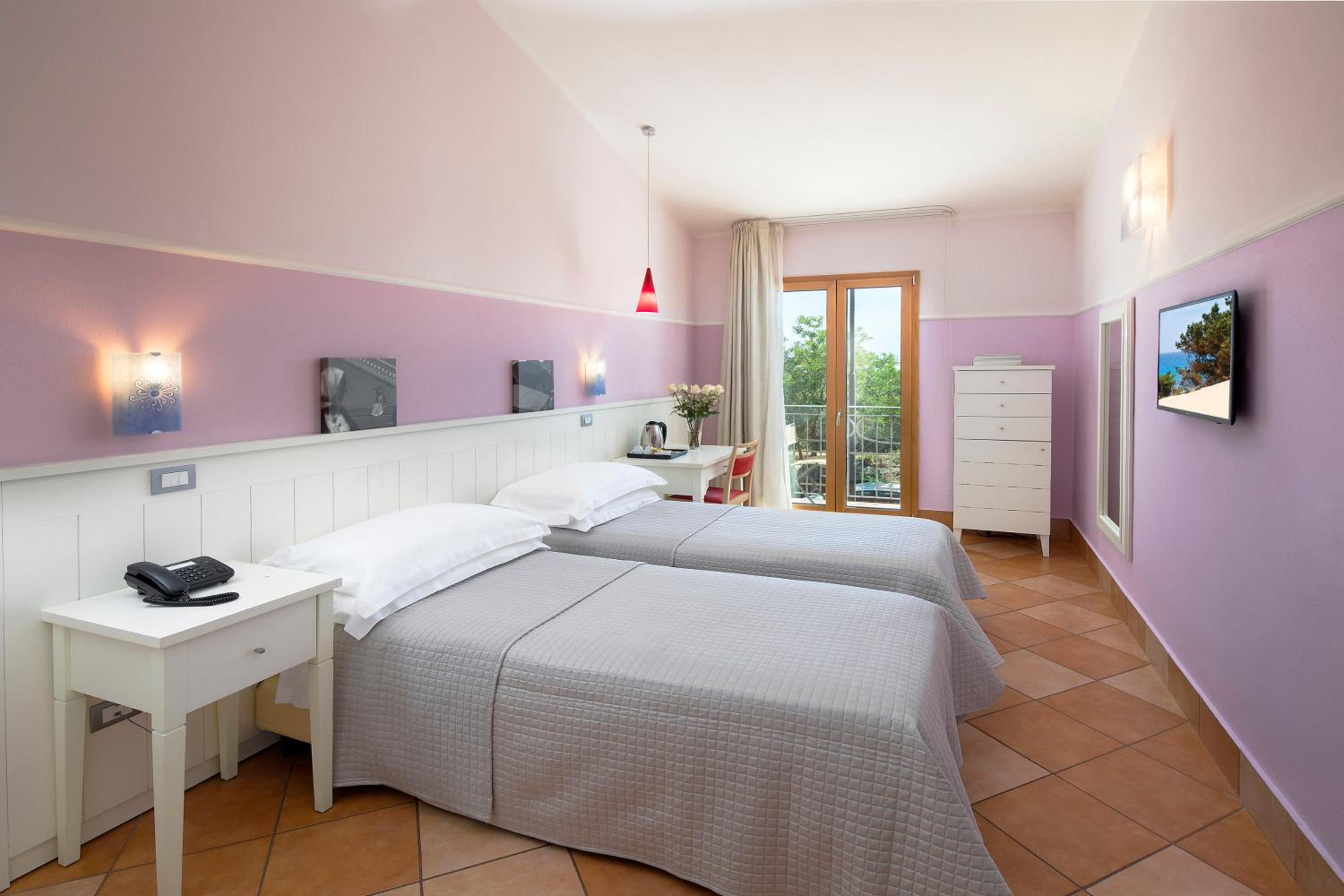 Double Room (1 Adult) photo 1