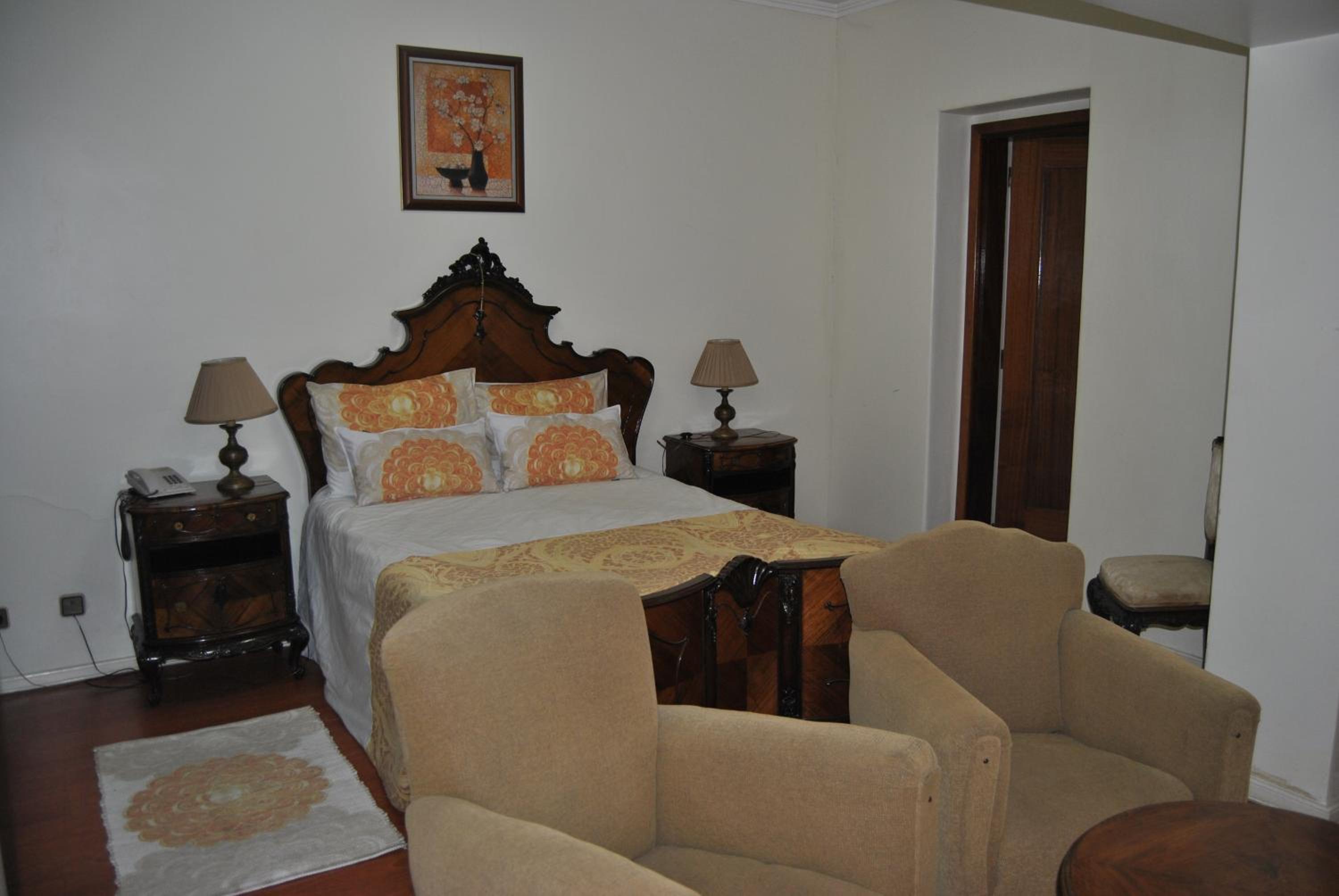 Suite - Photo 1
