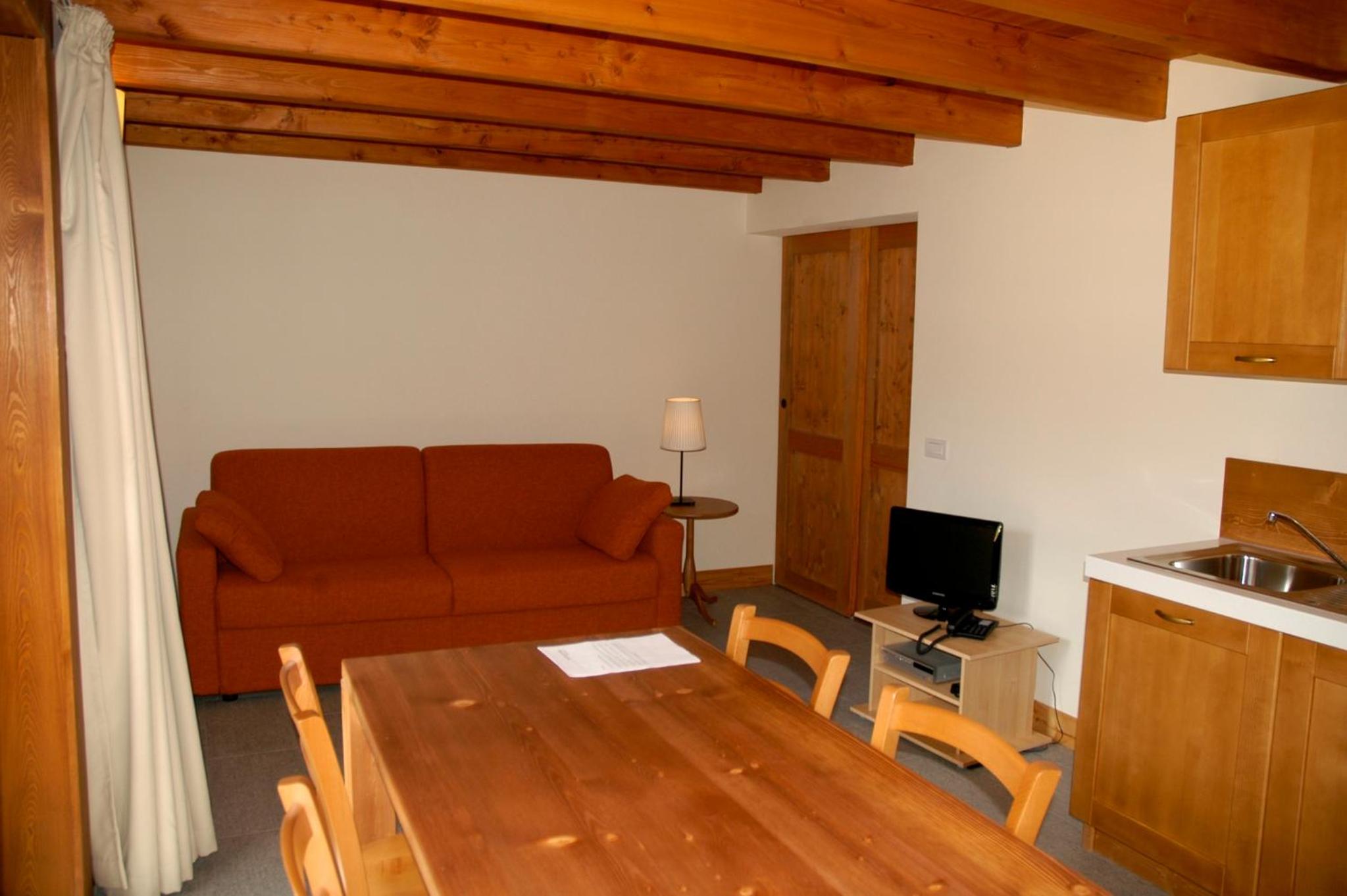One-Bedroom Apartment photo 1